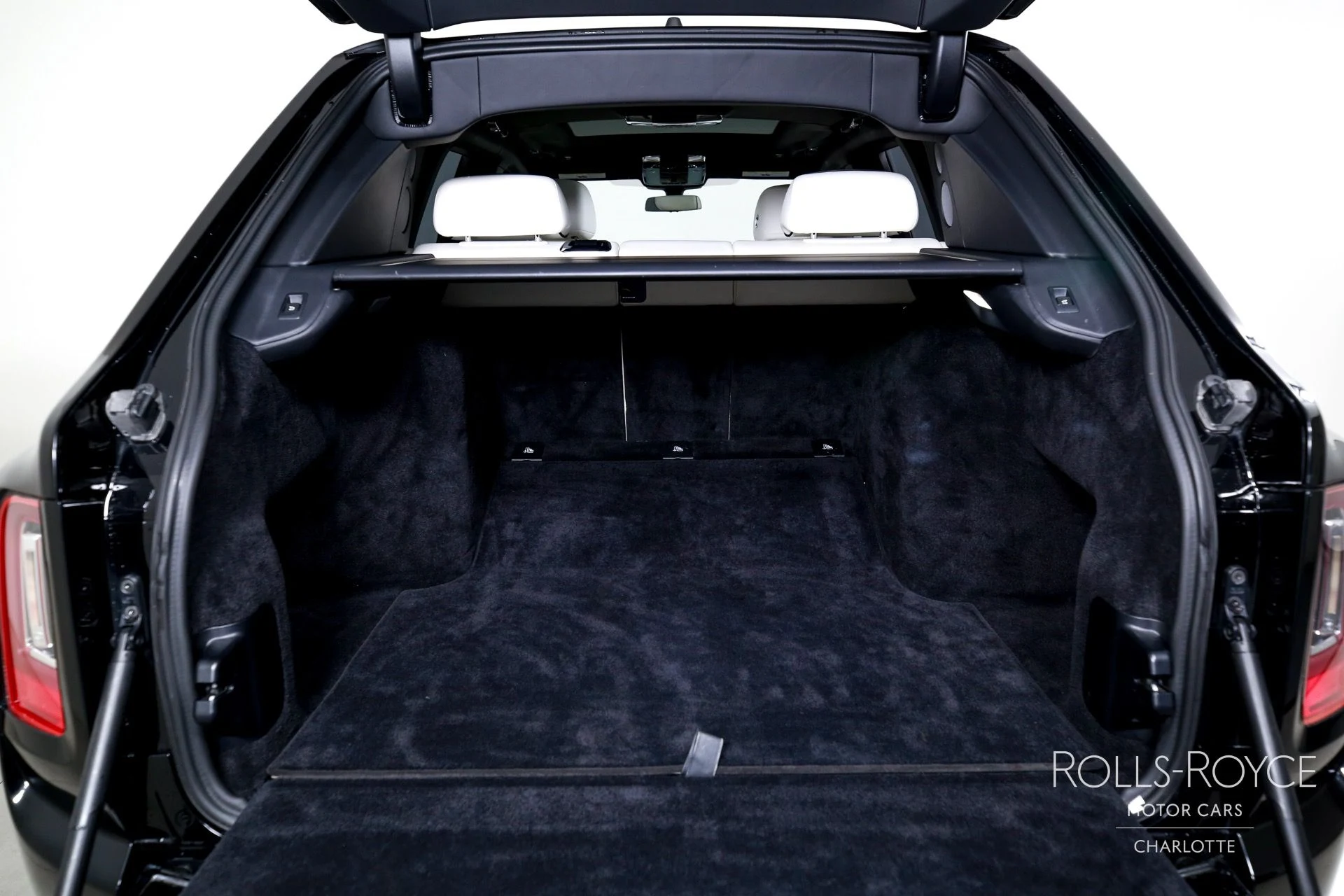mph022_1394275172_Used_2022_Rolls_Royce_Cullinan_1754585969_fc61a7529e