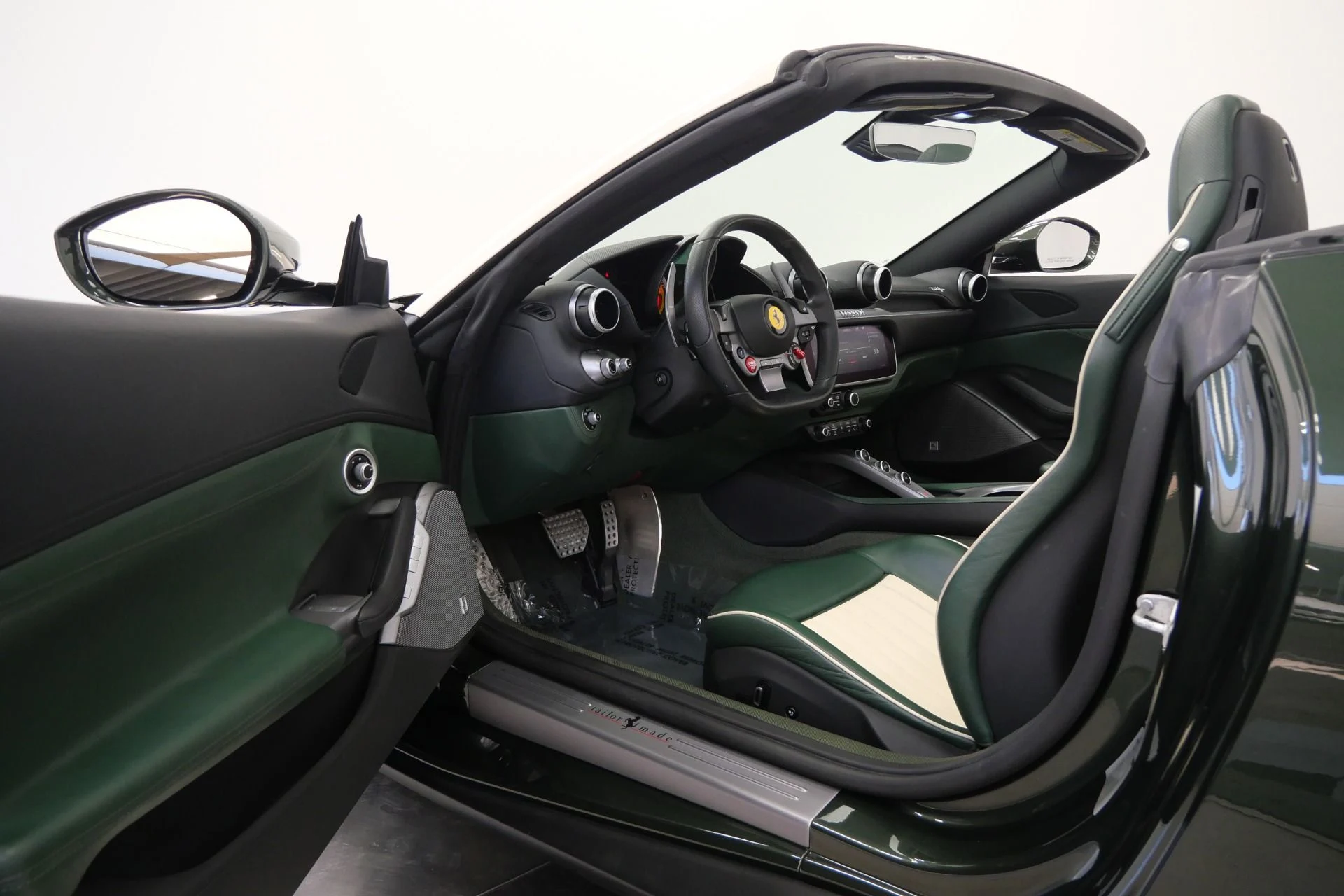 mph022_1396572404_Used_2019_Ferrari_Portofino_Tailor_Made_in_NYC_Unique_Exterior_and_Interior_Colors_Amazing_1779827037_67c8461f61