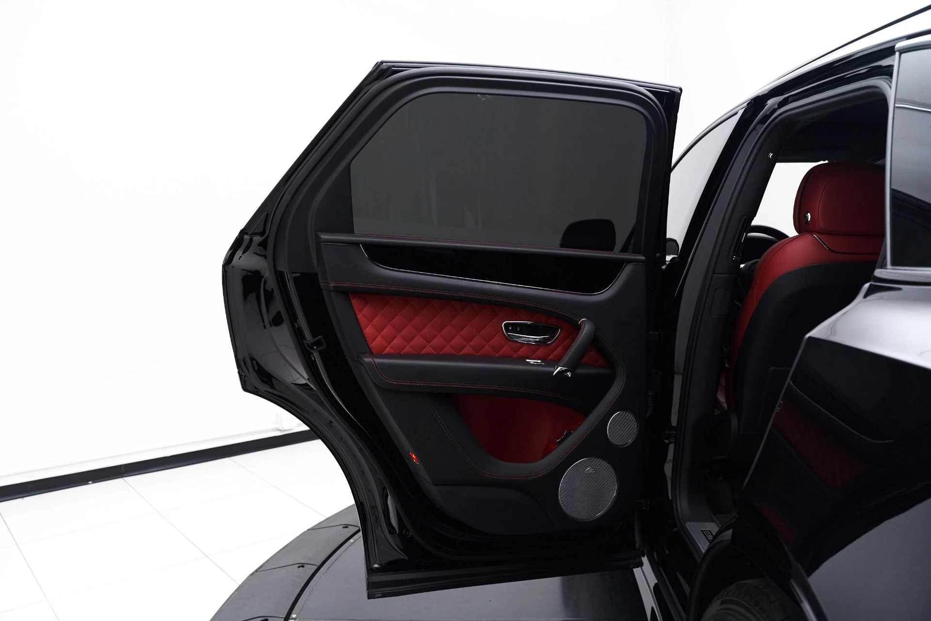 mph022_1400022013_Used_2017_Bentley_Bentayga_W12_1648839996_e124e8376b