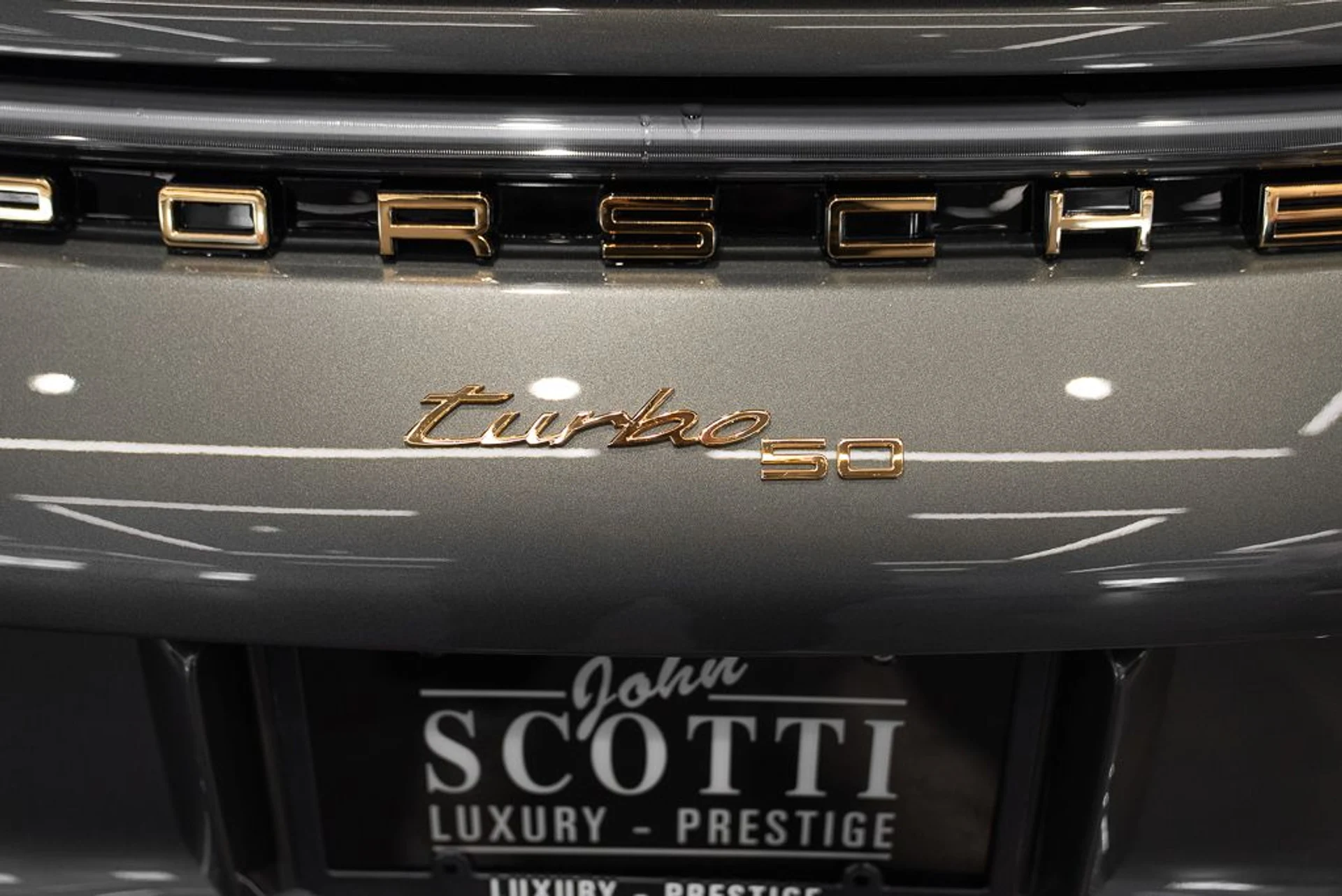 mph022_140263201_porsche_911_2025_jpg_v_1774622497_6de1cdff9d