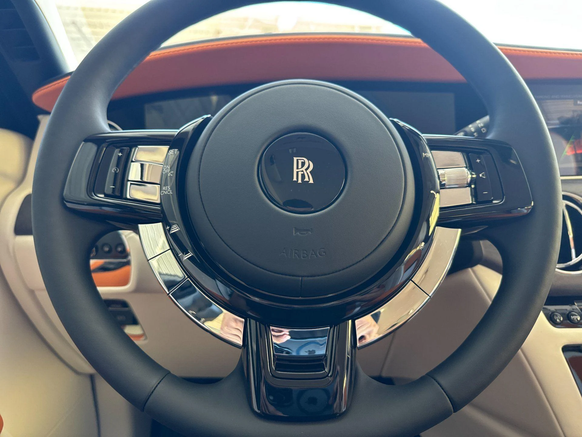 mph022_1407410941_New_2027_Rolls_Royce_Ghost_Sedan_1788944858_63e60431f2
