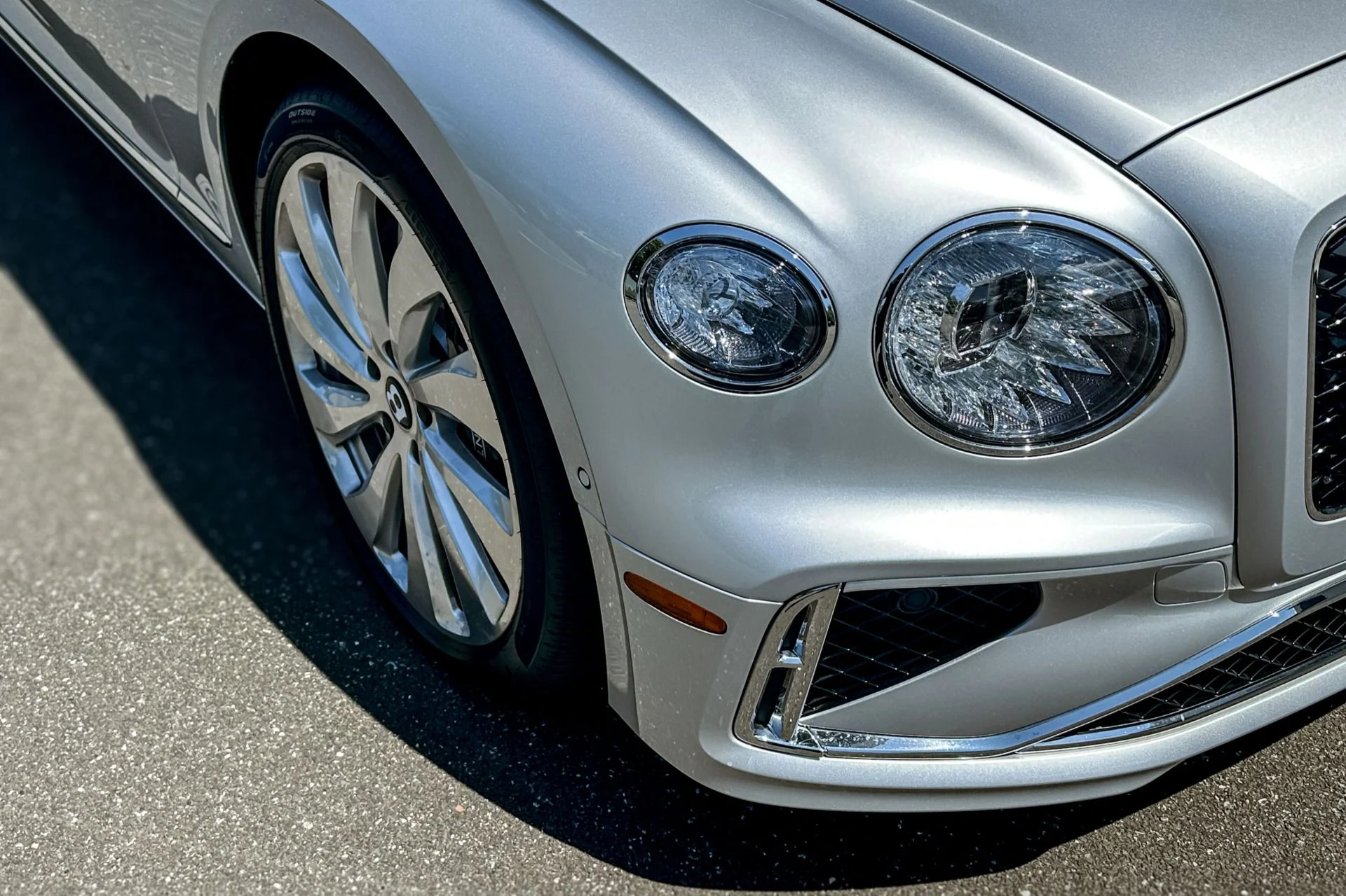 mph022_1412841115_New_2026_Bentley_Flying_Spur_1783692086_0a1d52b15e