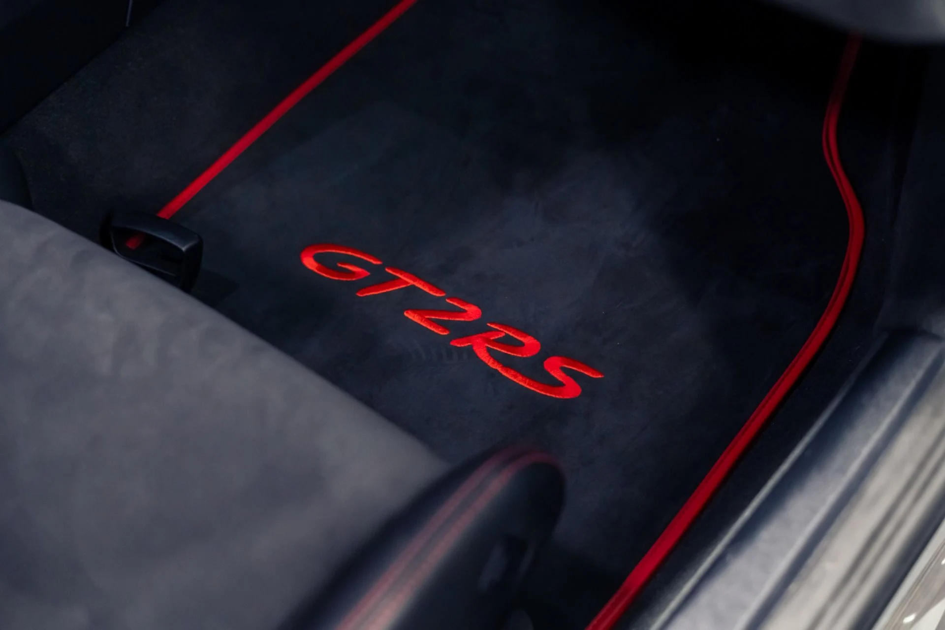 mph022_141810859_Used_2018_Porsche_911_GT_2_RS_Weissach_Full_Stealth_PPF_1781795721_796adb8261