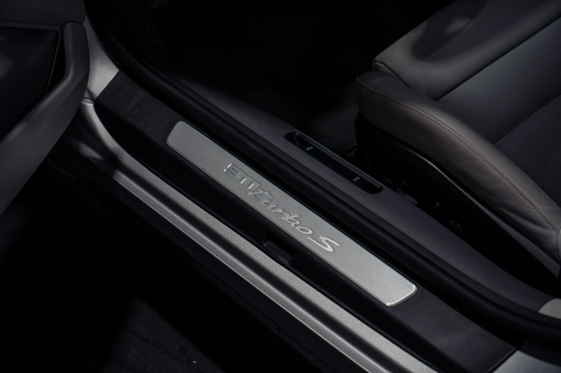 mph022_1419617556_Used_2024_Porsche_911_Turbo_S_1785536223_f50196488e