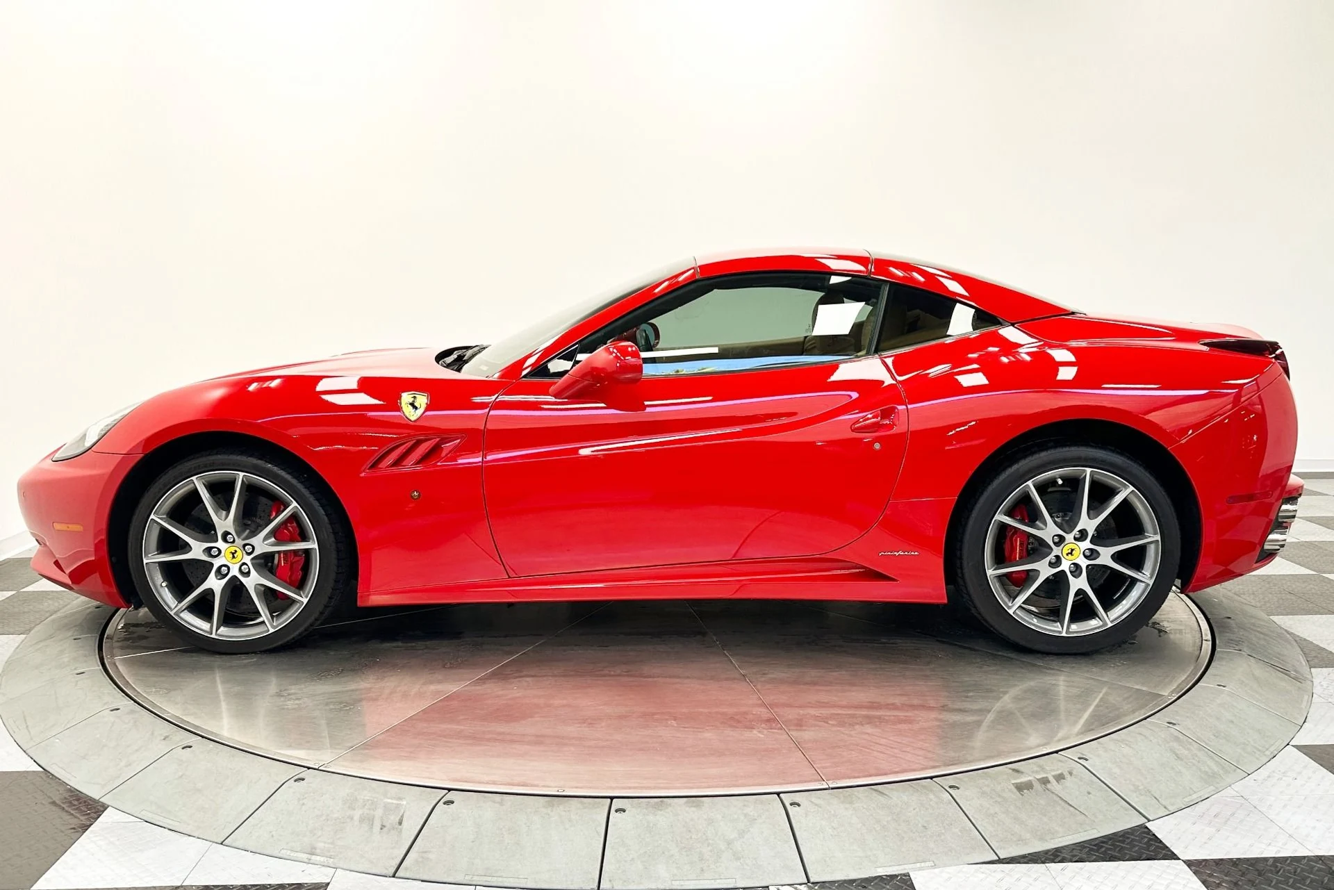 mph022_142820747_Used_2013_Ferrari_California_Daytona_Seats_Forged_Wheels_Extended_Beige_Leather_1771614841_58bfa9a7c5