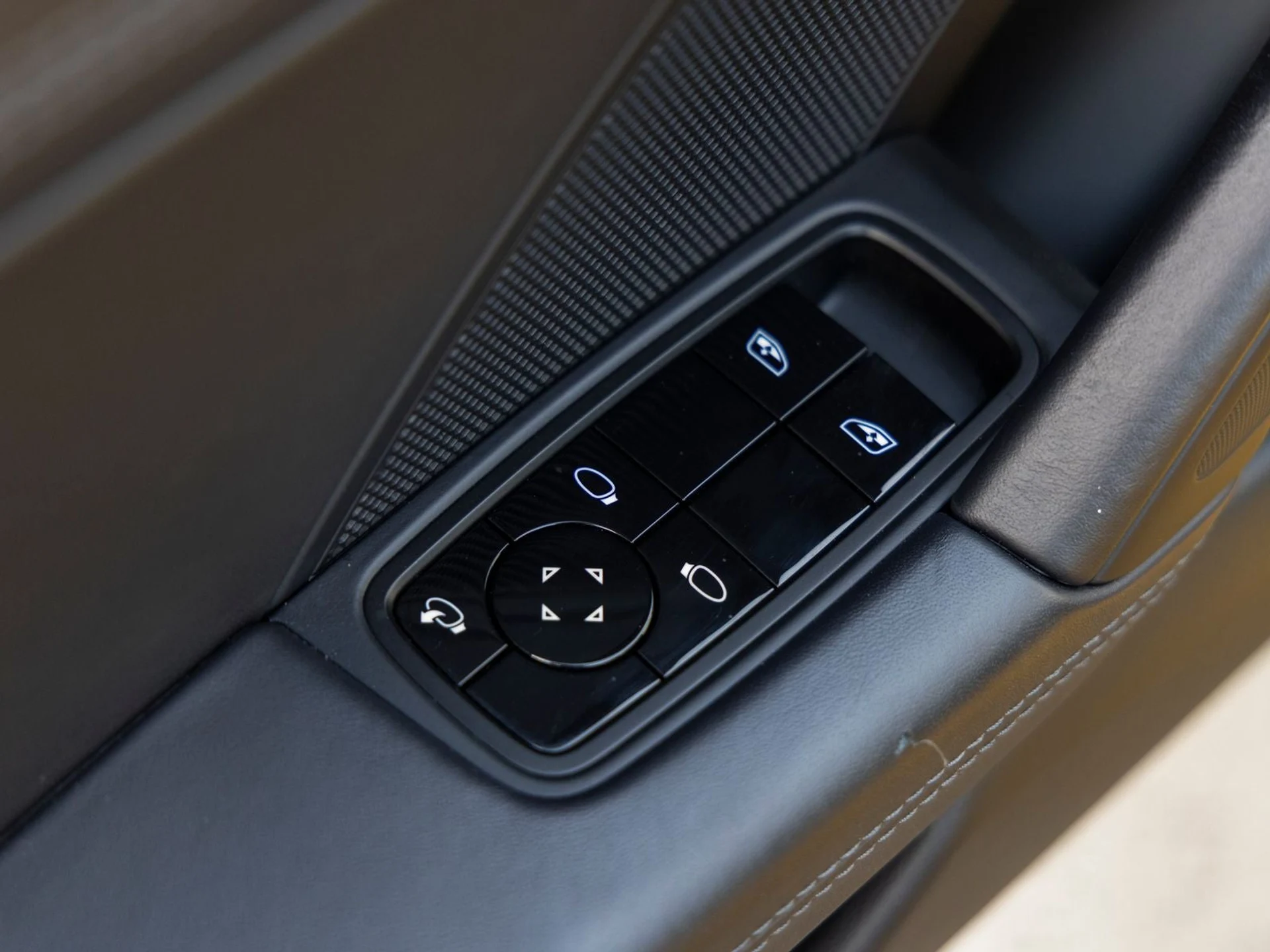 mph022_1429511979_23_9ec743ff04