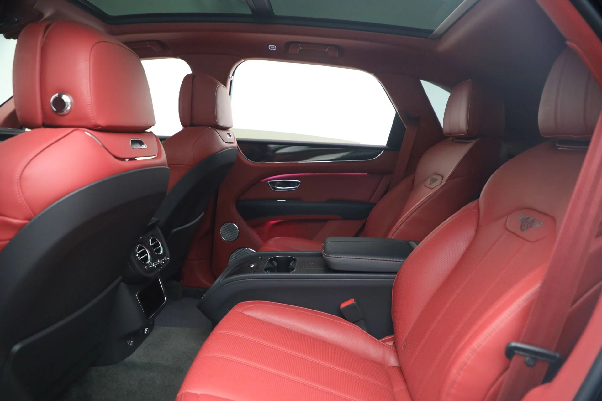 mph022_1446057026_Used_2023_Bentley_Bentayga_S_V8_1775660772_aafdb2d166