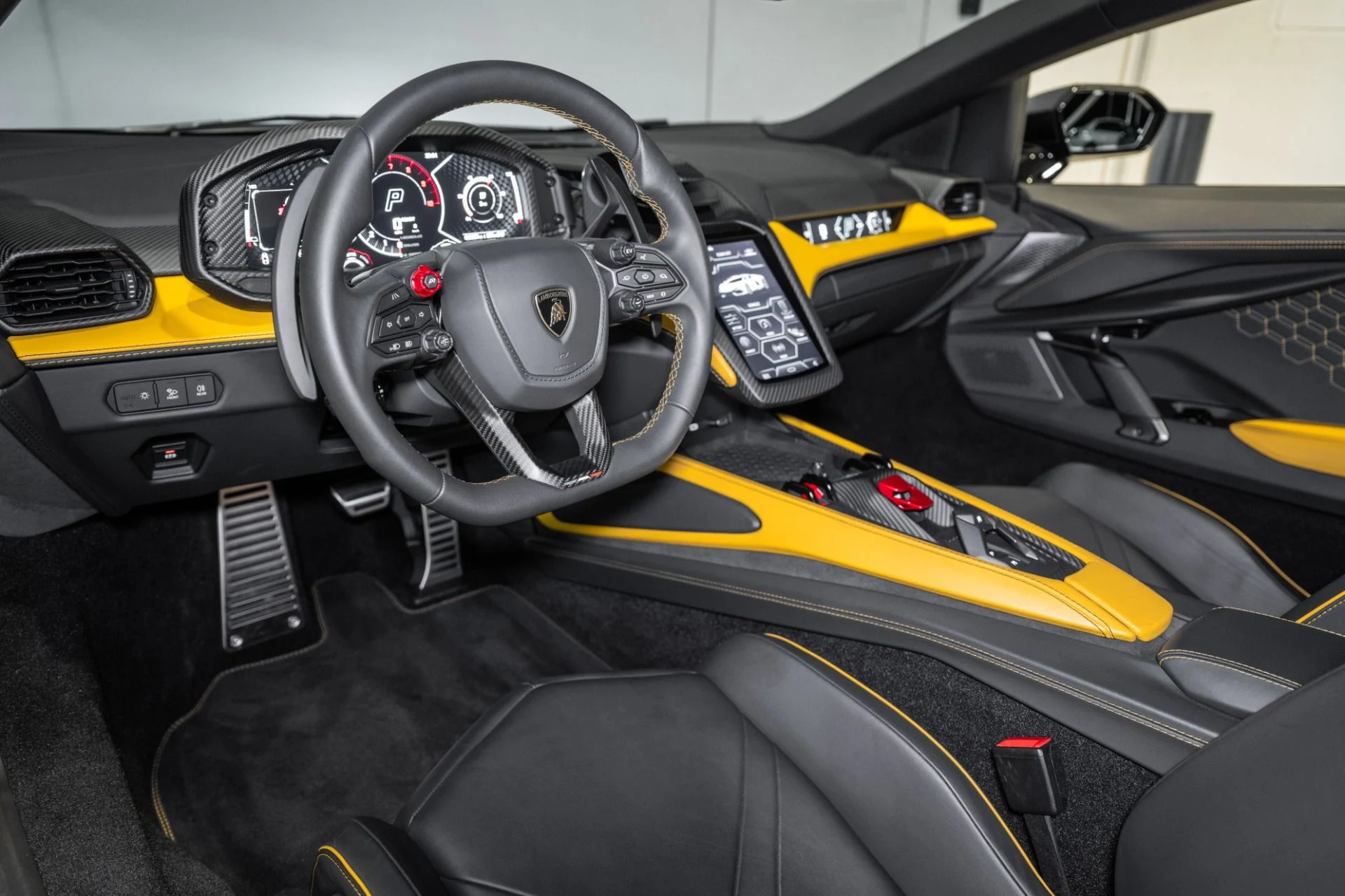 mph022_1448746323_Used_2024_Lamborghini_Revuelto_1761662223_cba5c47b90