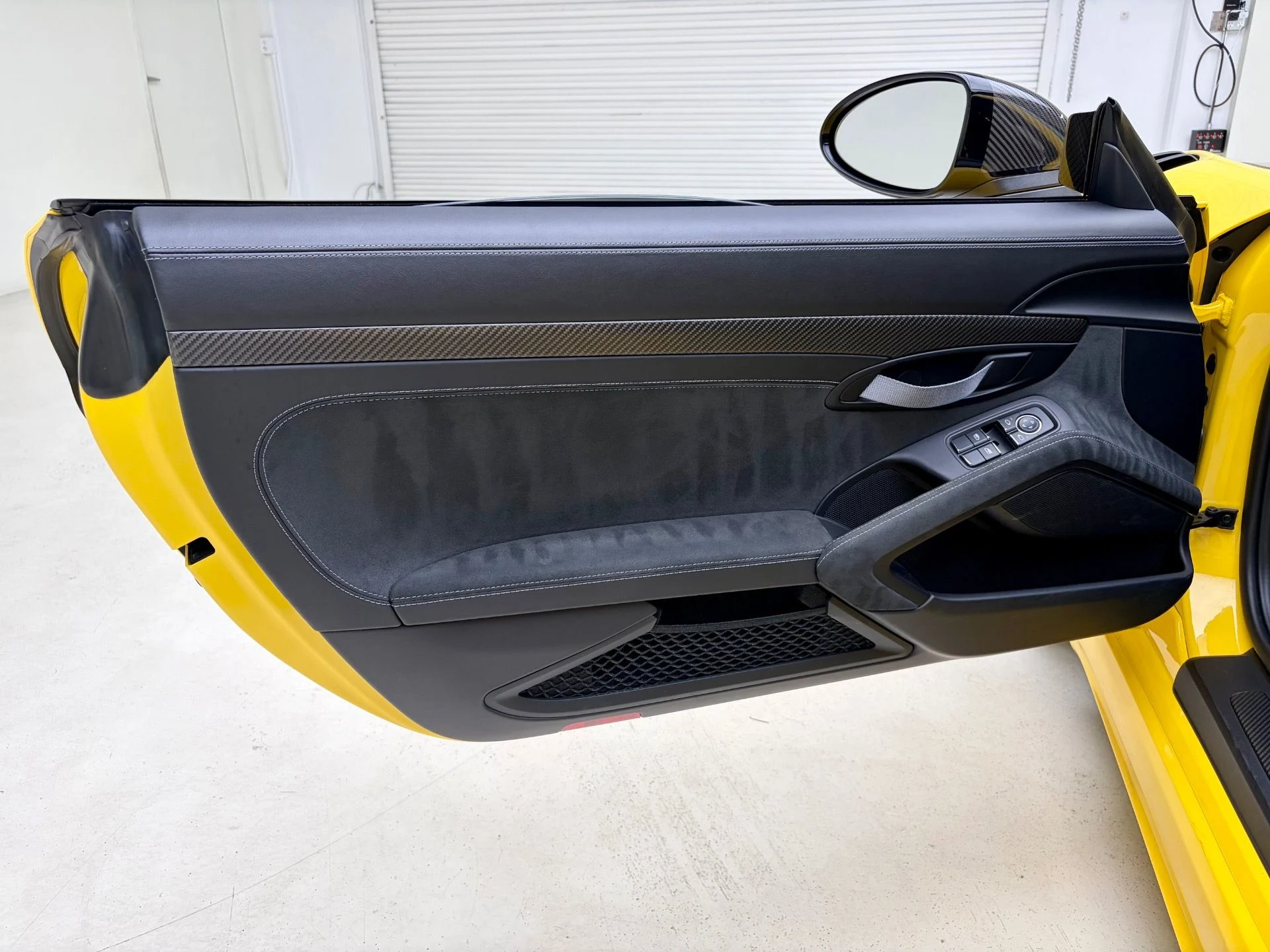 mph022_1451102803_Used_2023_Porsche_718_Cayman_GT_4_RS_1777938810_e22915a62e