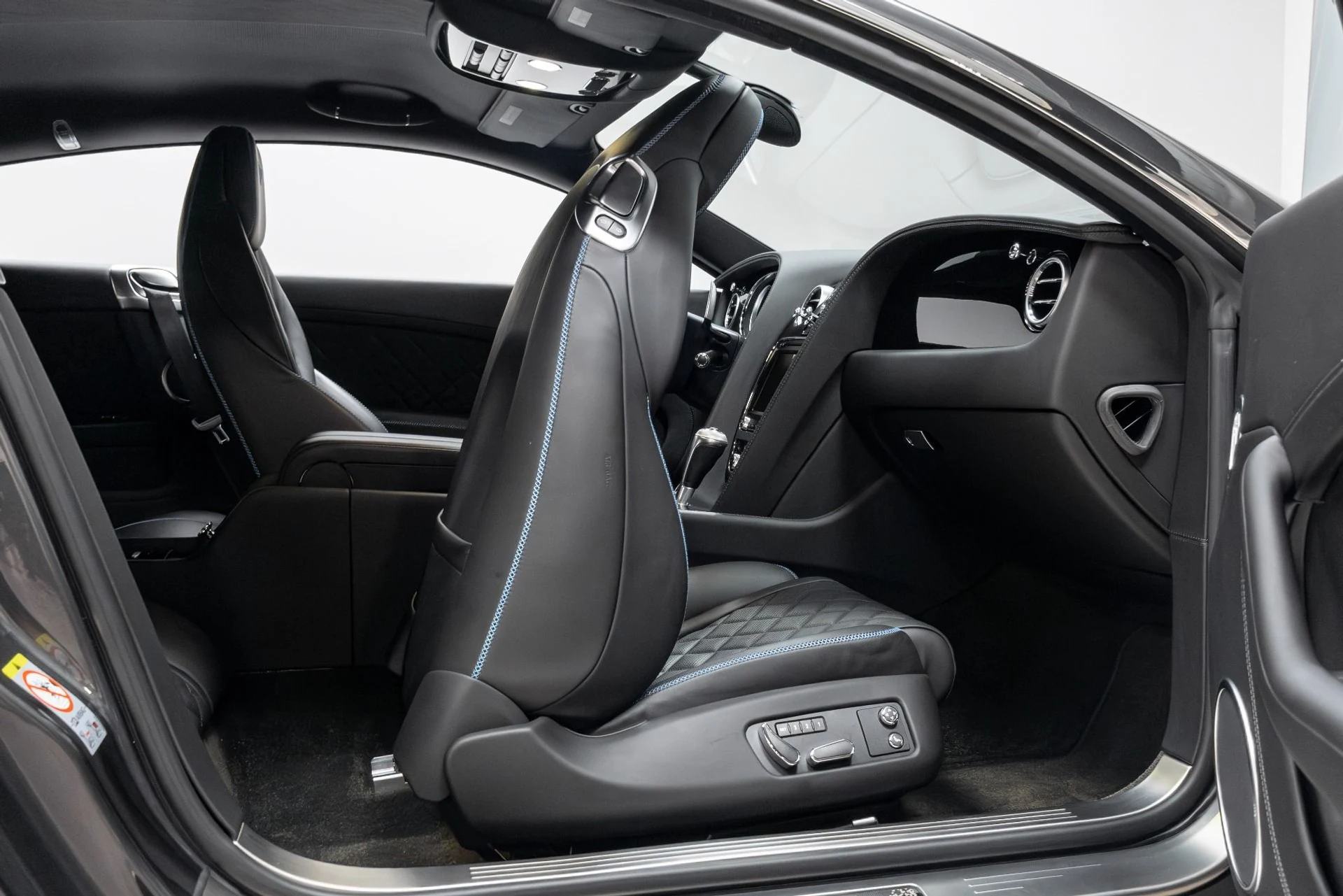 mph022_1456902990_Used_2017_Bentley_Continental_GT_W12_1768496088_c49f2146d0