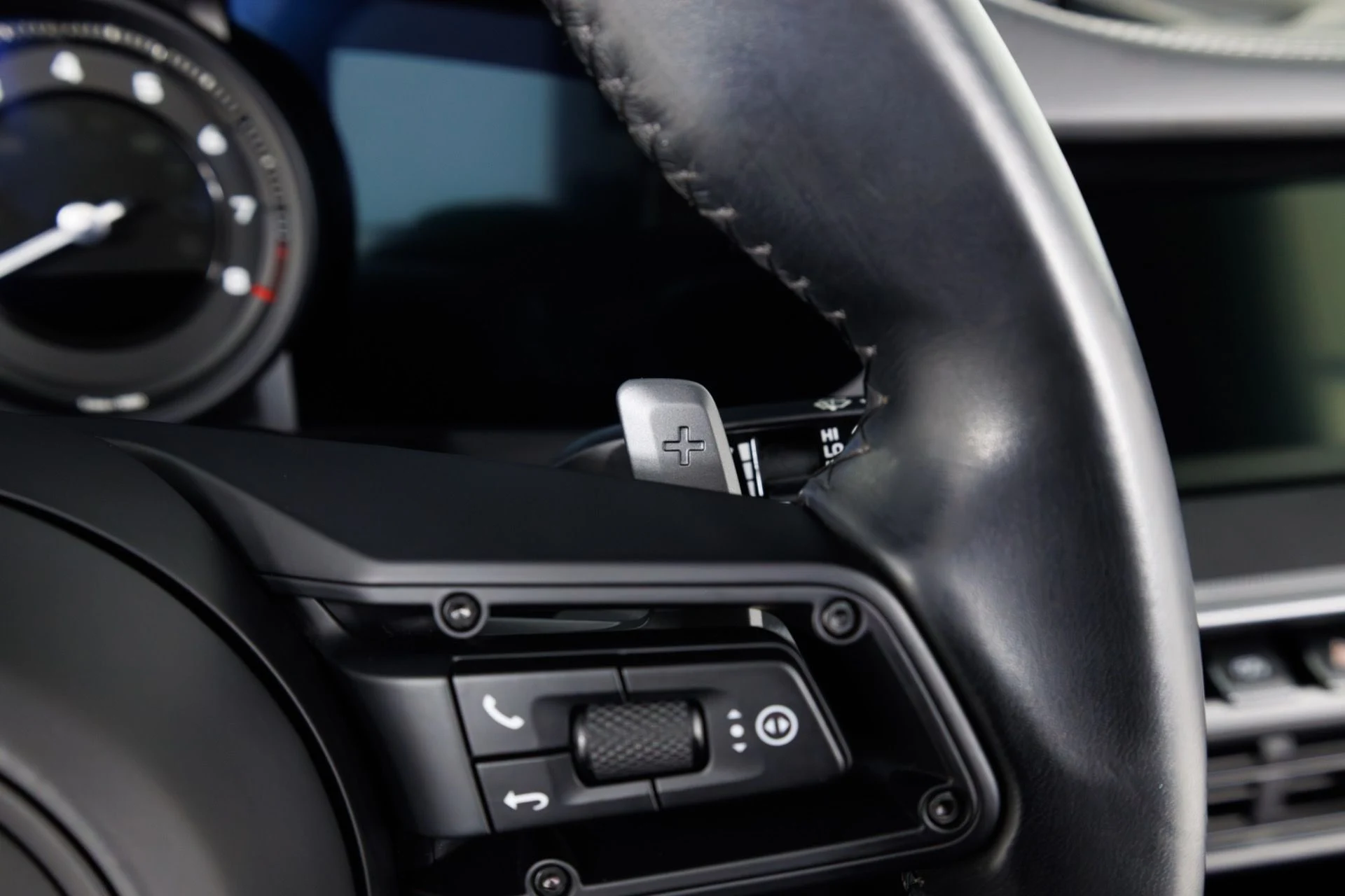 mph022_1465019677_Used_2022_Porsche_911_Carrera_1773941184_848d34b69c