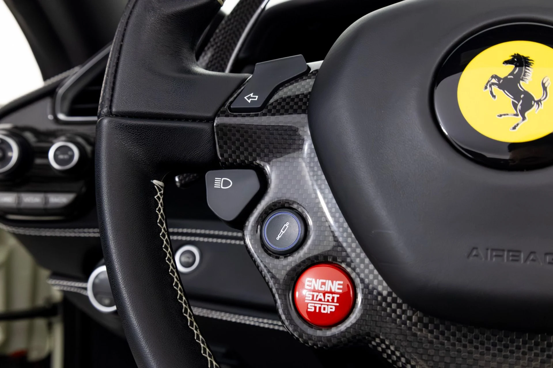 mph022_1465333760_Used_2018_Ferrari_488_Spider_1768934434_ec2f7e6cf1