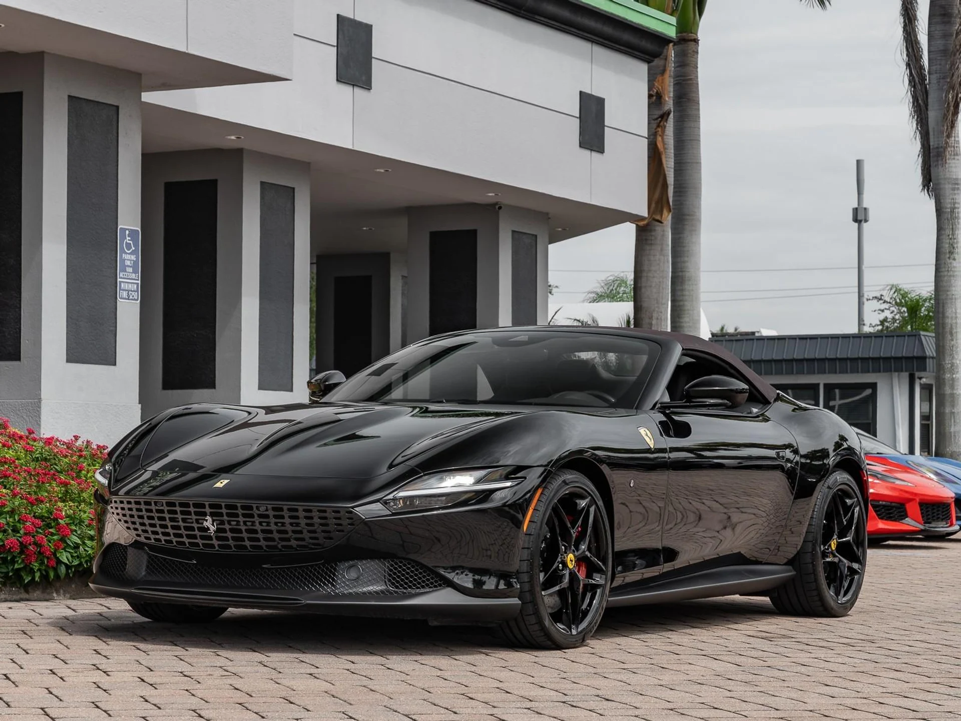 mph022_1465480419_Used_2025_Ferrari_Roma_Spider_1759774216_2dfeb9e490