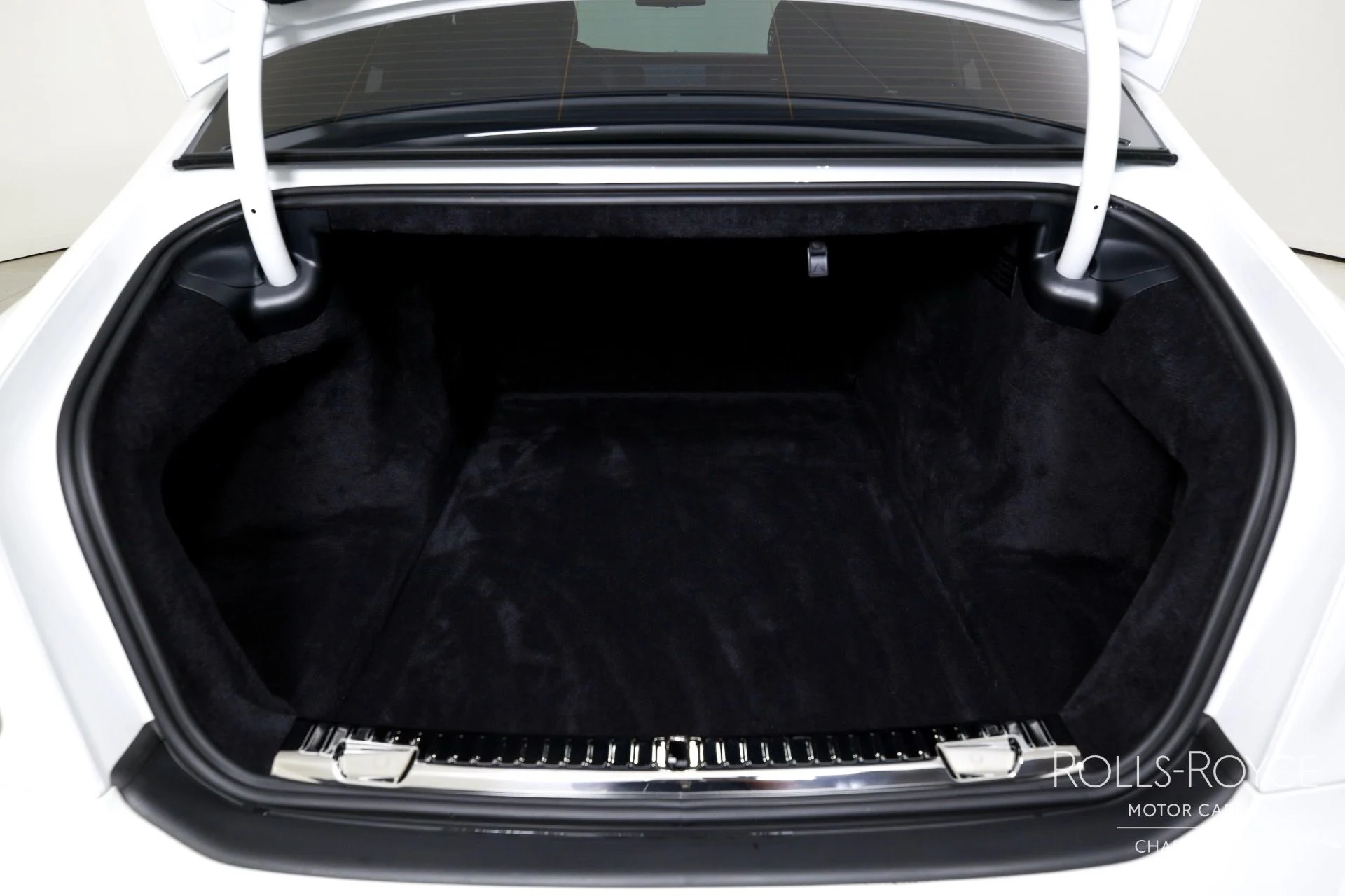 mph022_1467013047_Used_2022_Rolls_Royce_Ghost_1755181543_1bc887b5d9