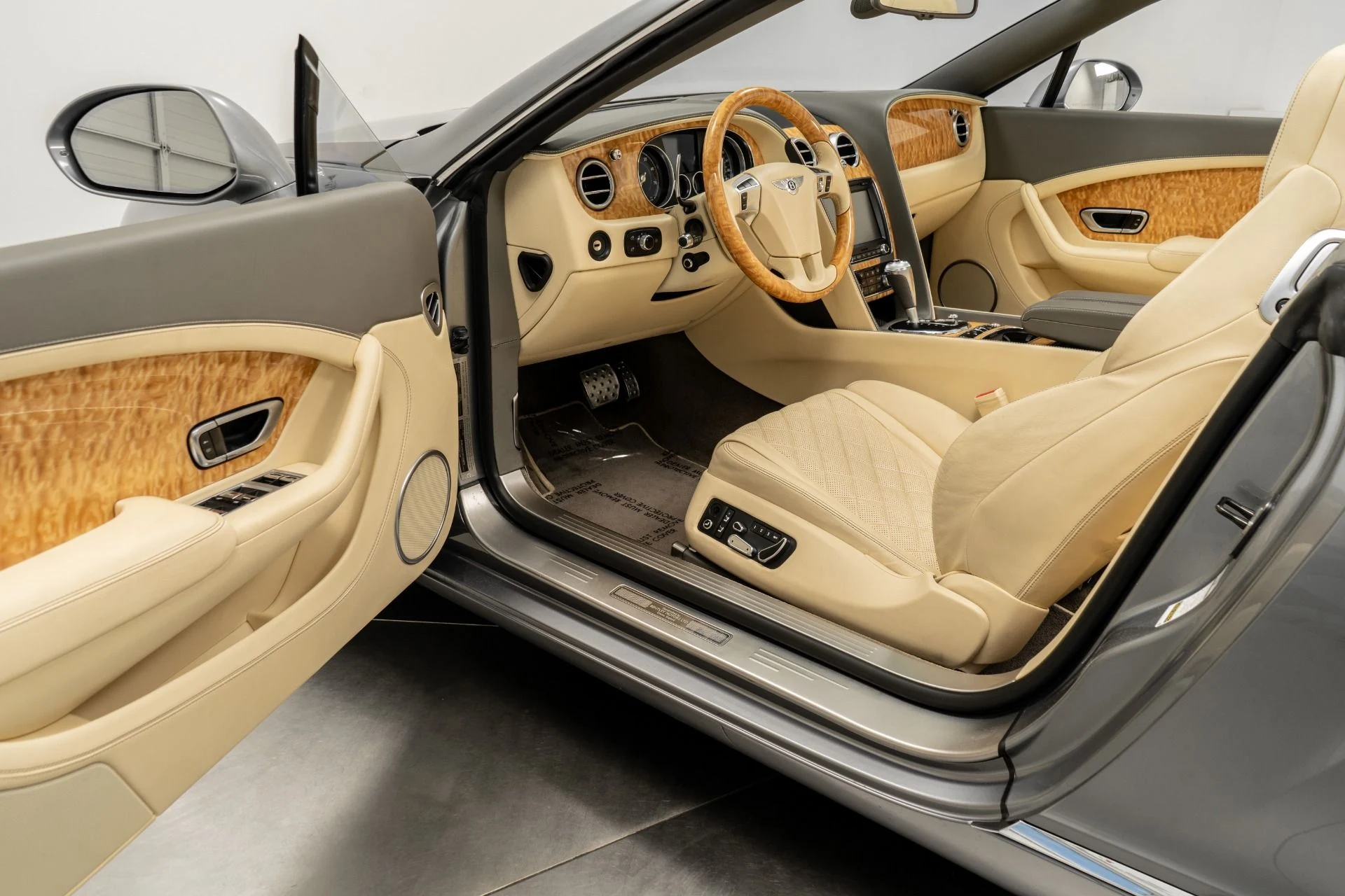 mph022_1469192406_Used_2016_Bentley_Continental_GTC_W12_Mulliner_Driving_Specification_1772642355_33f50c2ff0