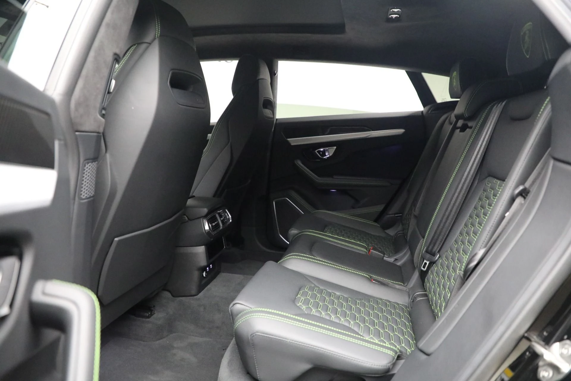 mph022_1480776345_Used_2022_Lamborghini_Urus_1761597990_db6a1e1a69