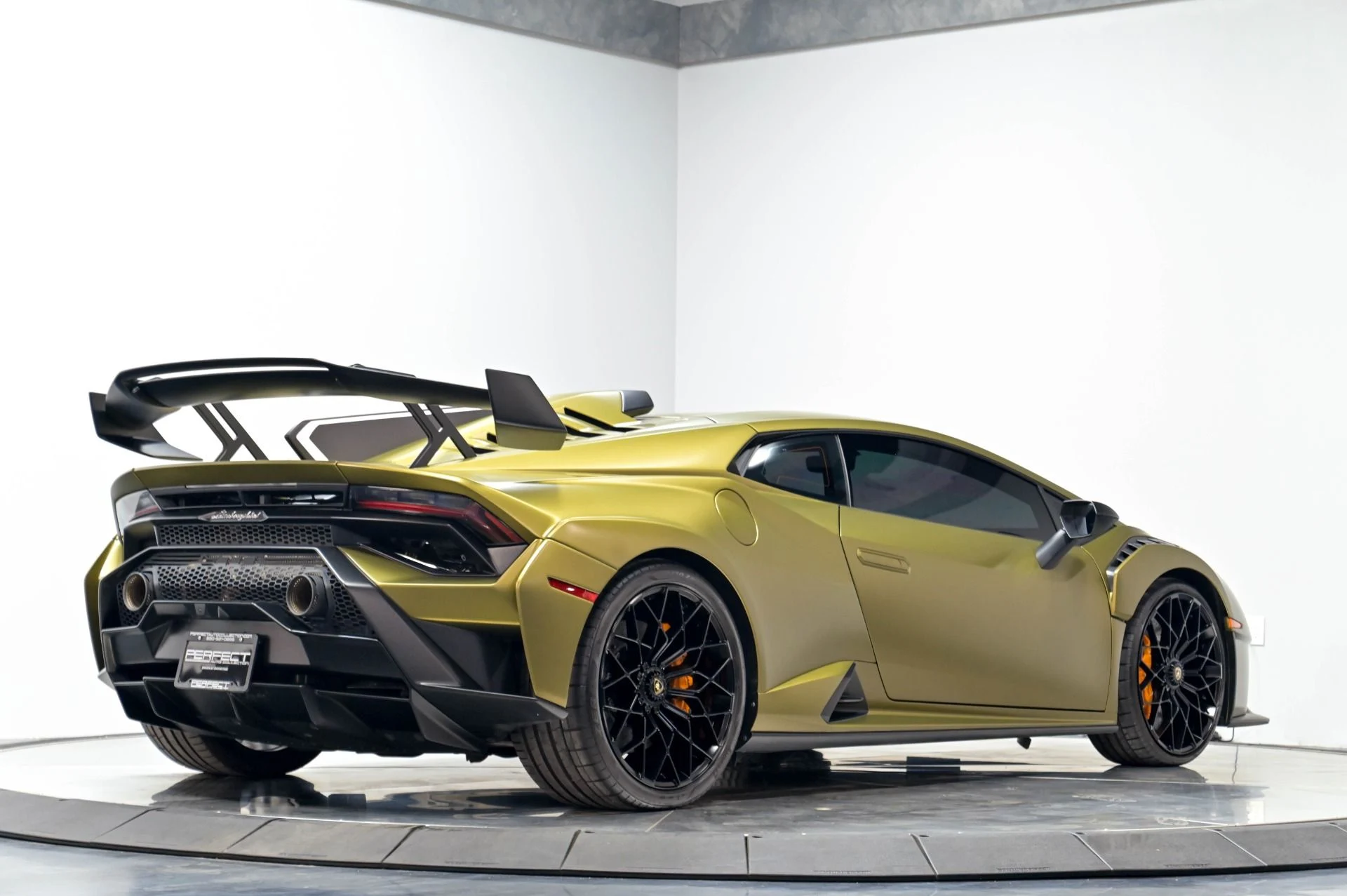mph022_1481213225_Used_2023_Lamborghini_Huracan_STO_1782768591_24c7c1d260