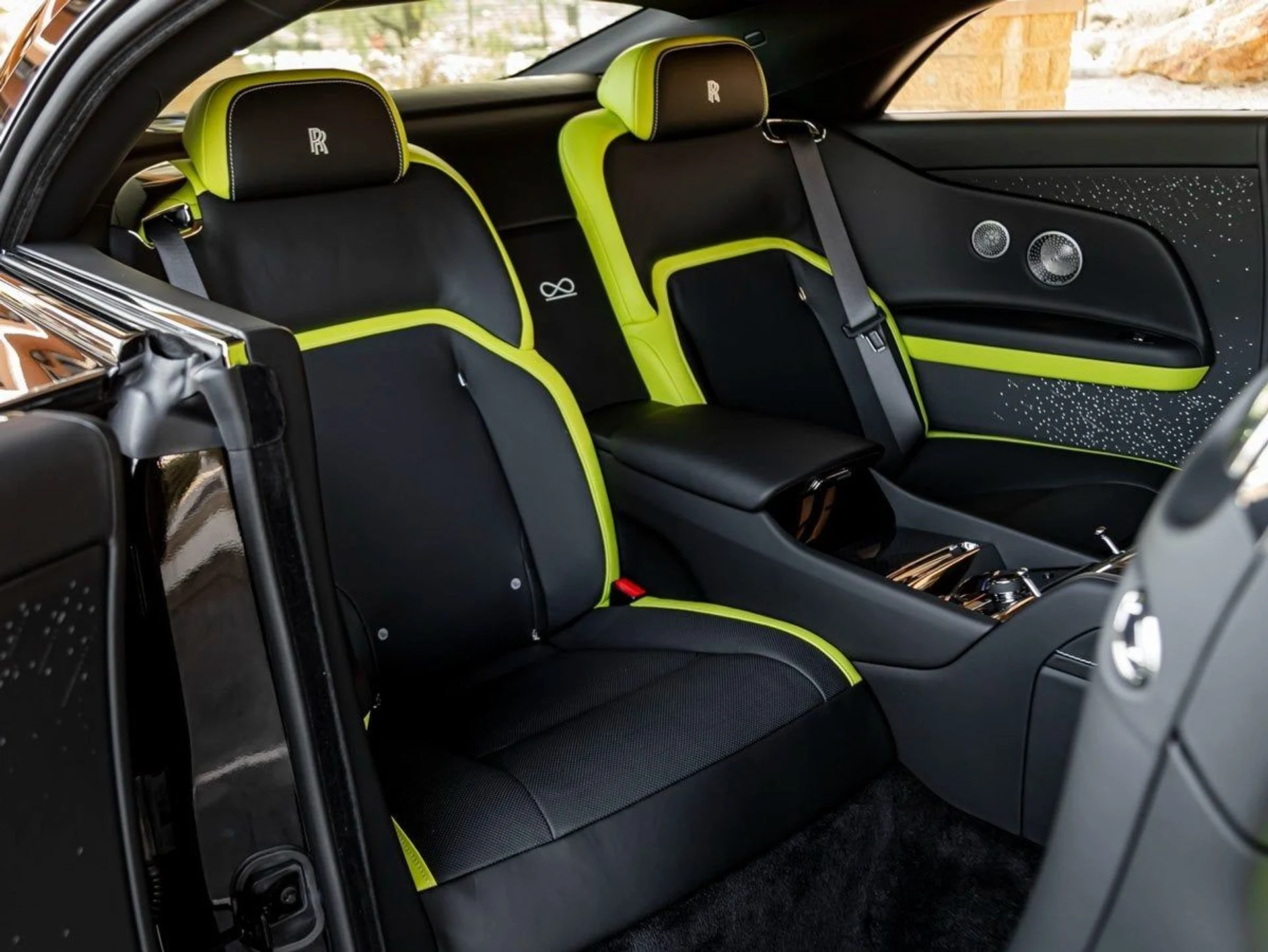 mph022_148418428_23_5eac5b3645