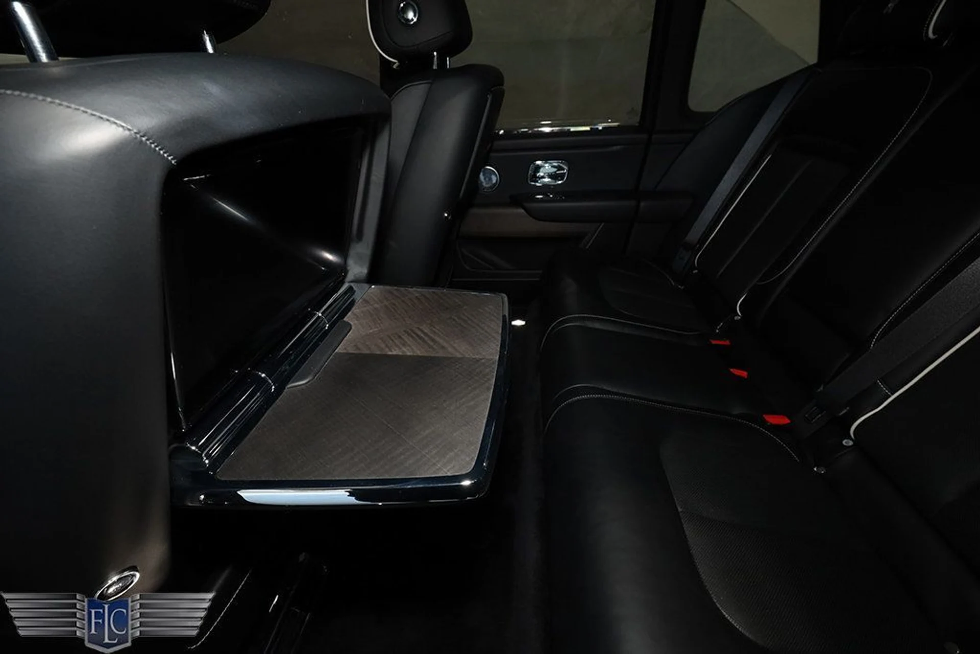 mph022_1484544200_used_2019_rolls_royce_cullinan_sportutility_9689_22937203_23_1024_dda6392150