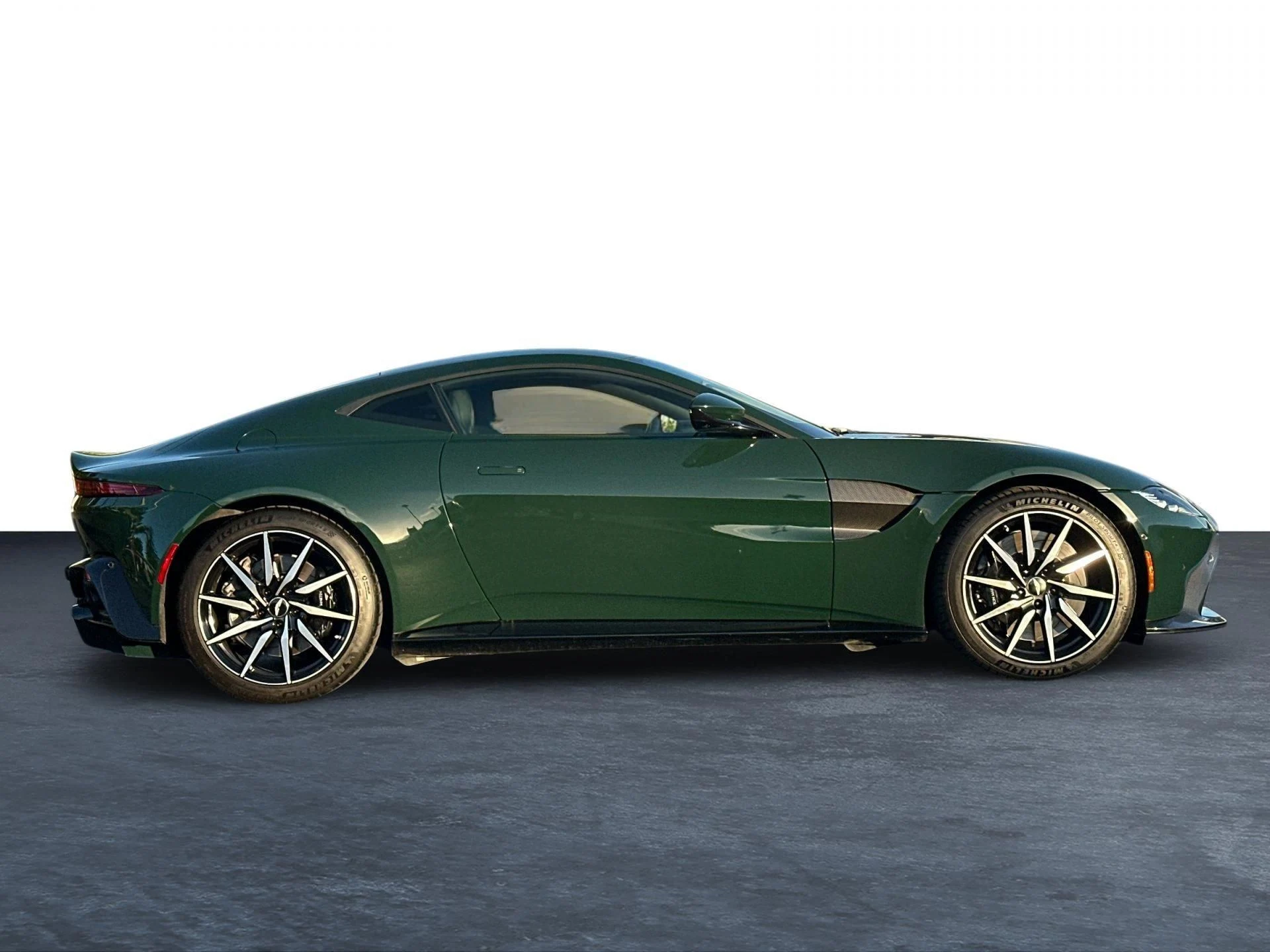 mph022_1489890525_Used_2019_Aston_Martin_Vantage_Timeless_CPO_1762507850_b3f477a8da