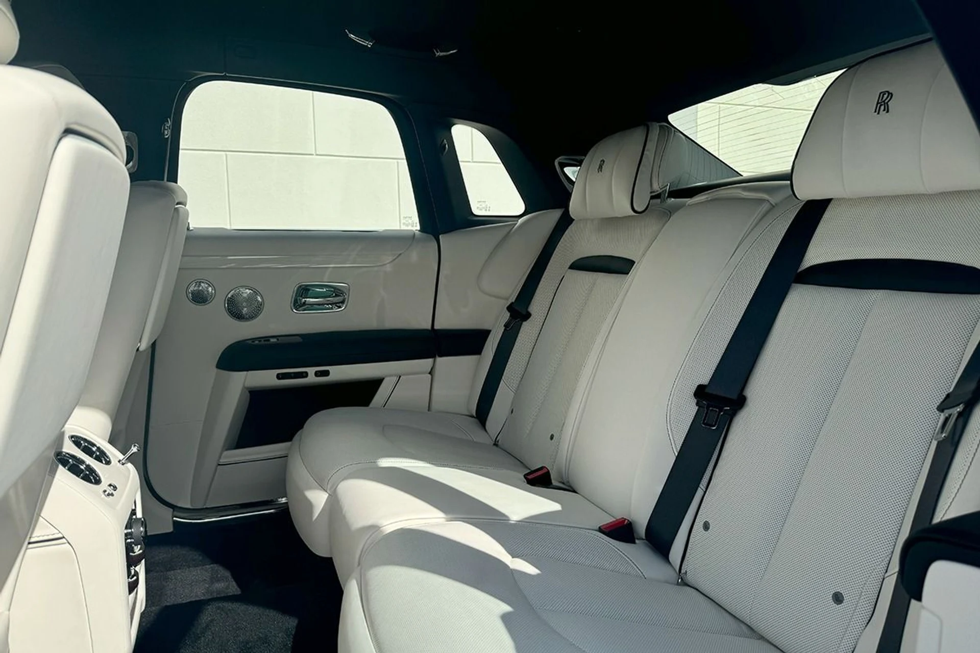 mph022_1490220230_Used_2025_Rolls_Royce_Ghost_1740557144_641266c62b