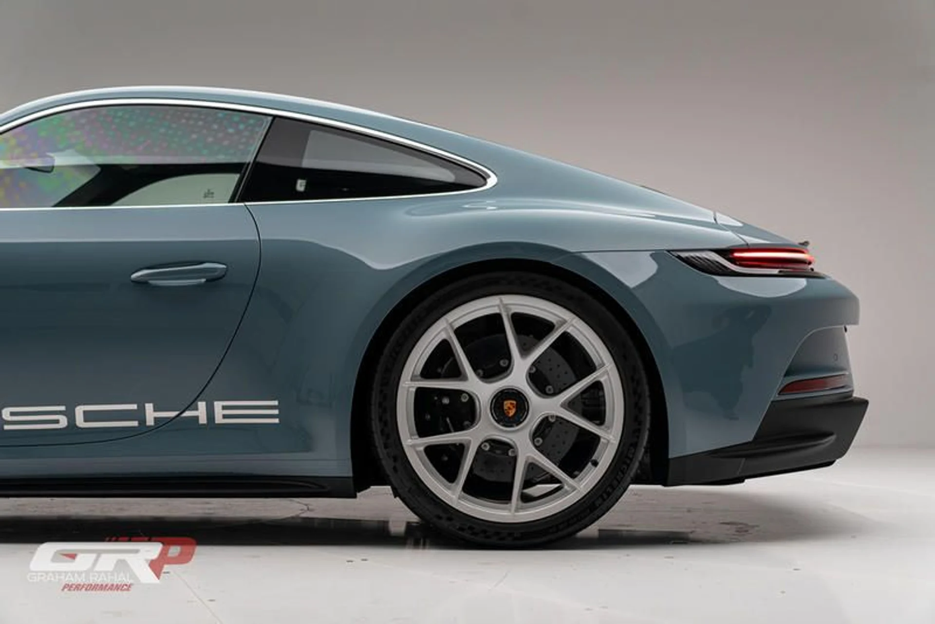 mph022_1506368563_69_C6_AC_6_A_657_A_42_AD_9_D86_3_F804_B7_F8072_91a2f325ab