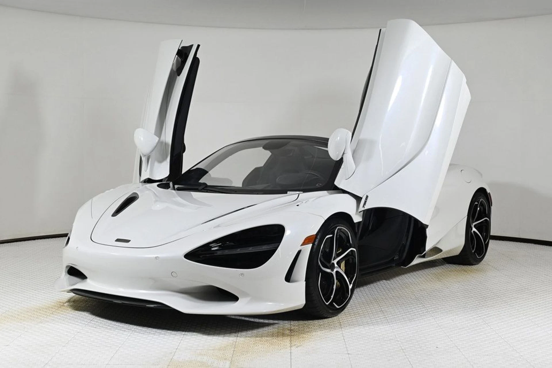mph022_1507978814_used_2025_mclaren_750s_spider_11350_22950983_22_1024_084e98fab7
