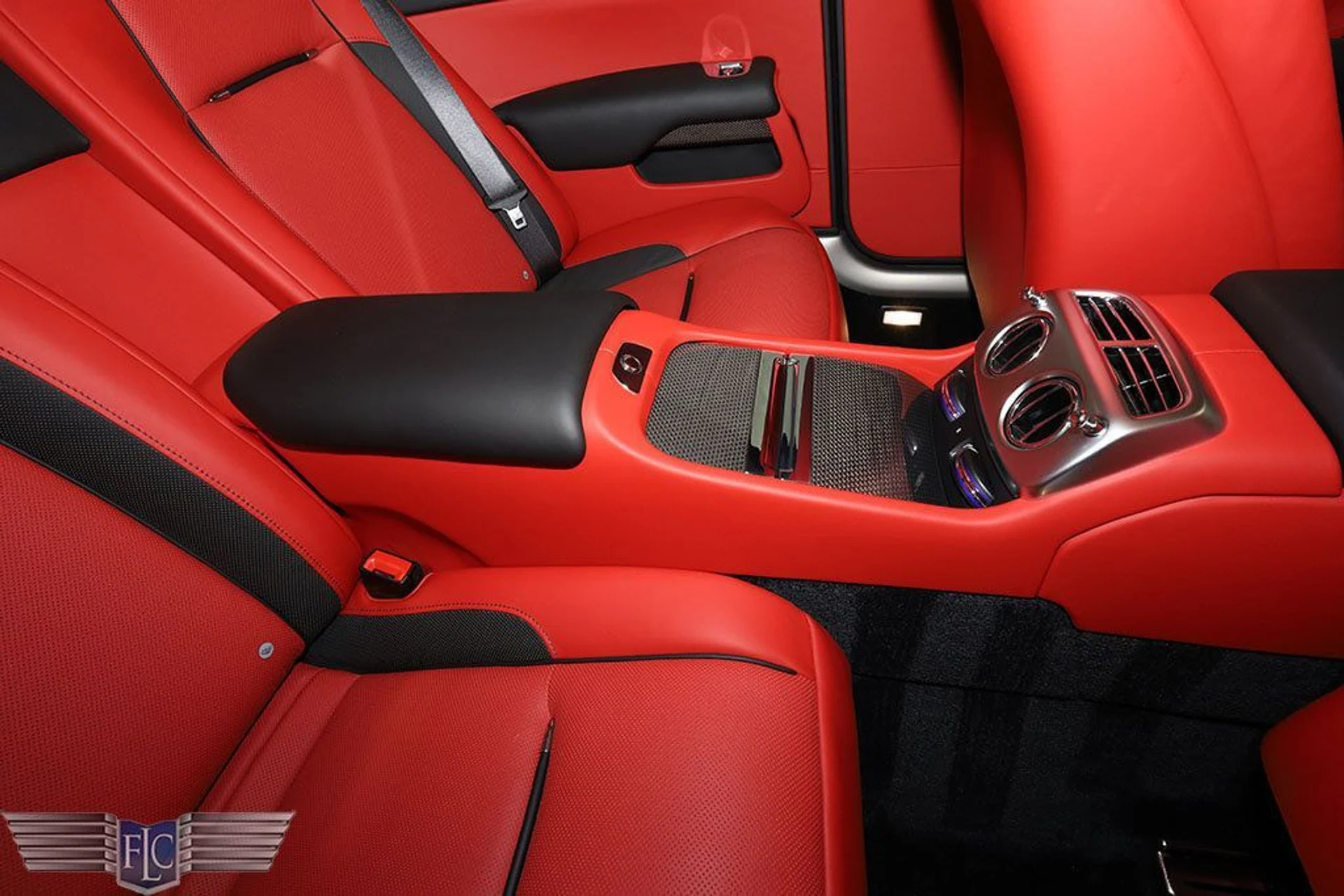 mph022_1513051263_used_2019_rolls_royce_wraith_coupe_9689_22263215_23_1024_de08dfe87b