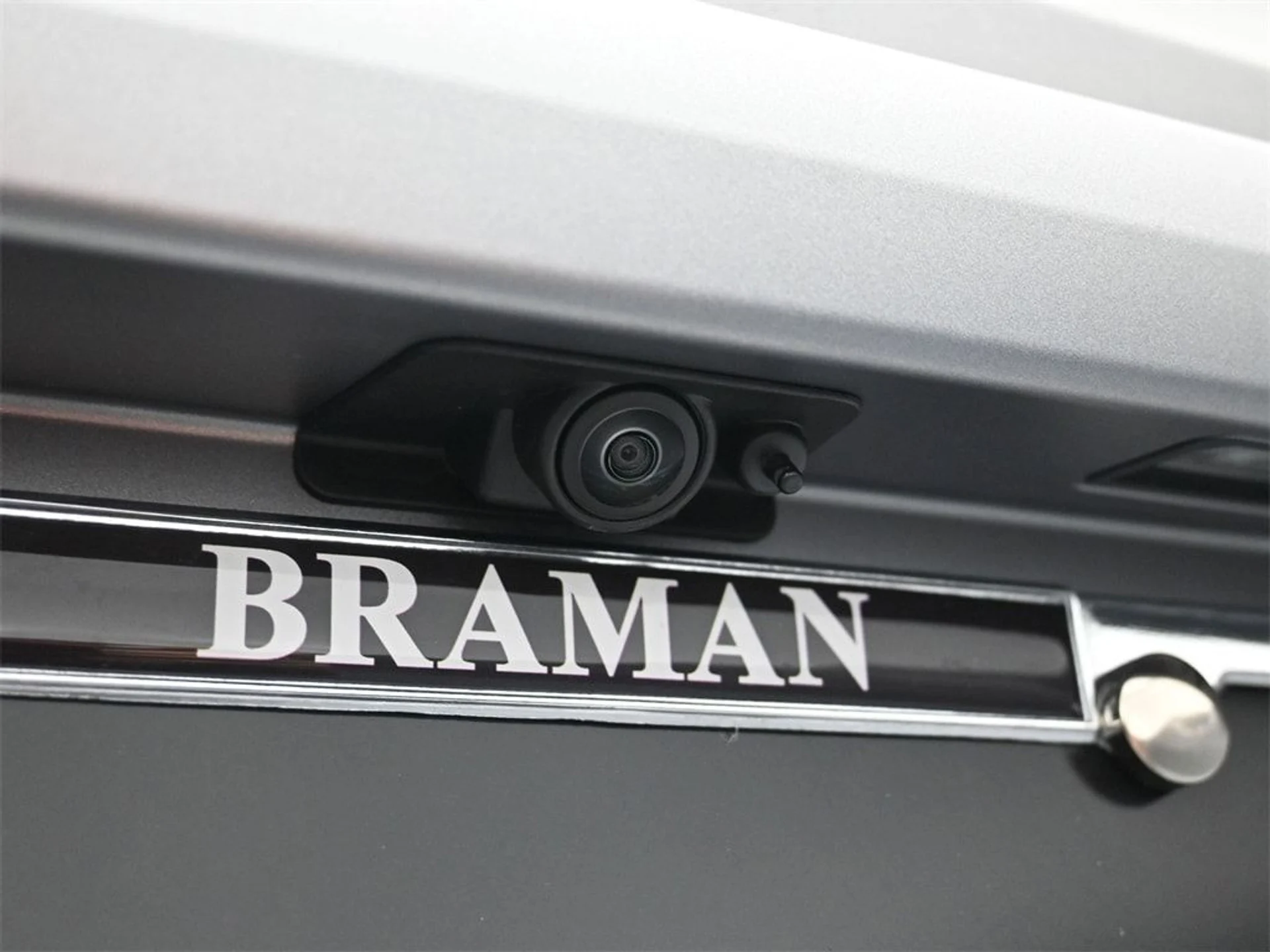 mph022_1515682721_21c02466e20b84e42965f273bde89dd2x_73b45d8e00