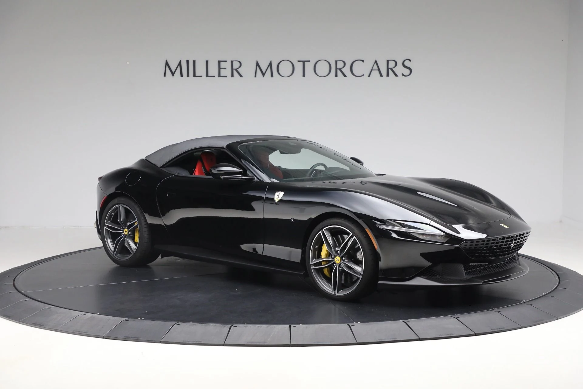 mph022_1521271809_Used_2024_Ferrari_Roma_Spider_1759961484_d5921d555b
