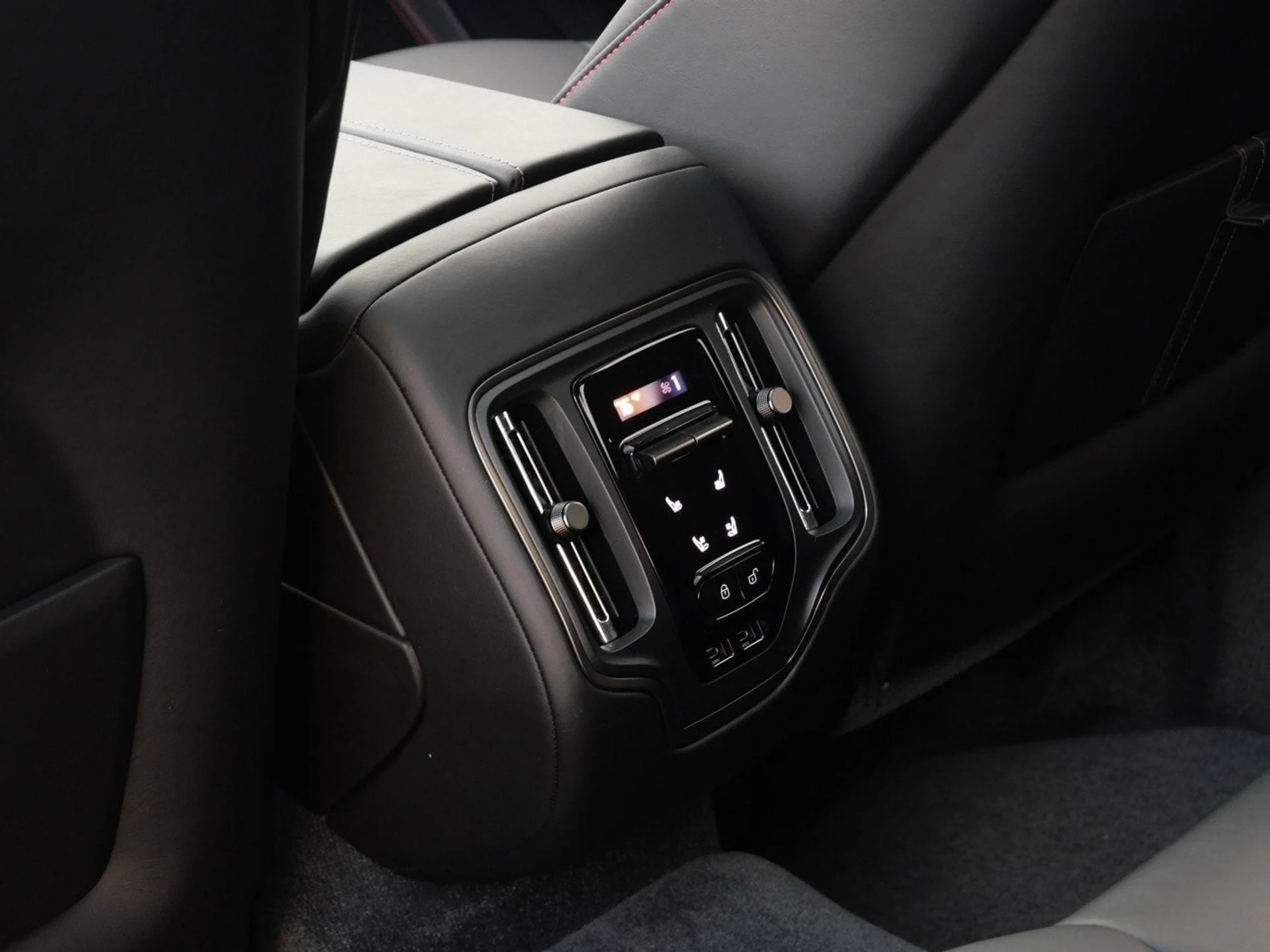 mph022_1523050730_99db7faea2822c0930b3c2cc69ef368ax_78c68beff9