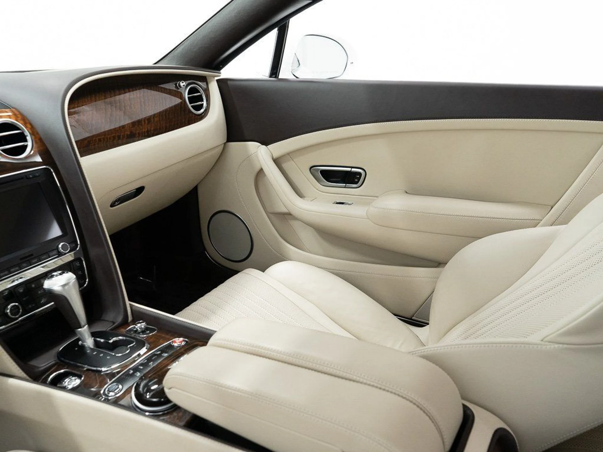 mph022_1525642968_30992516fe997e236fd72c10574de6c5_842fda00aa