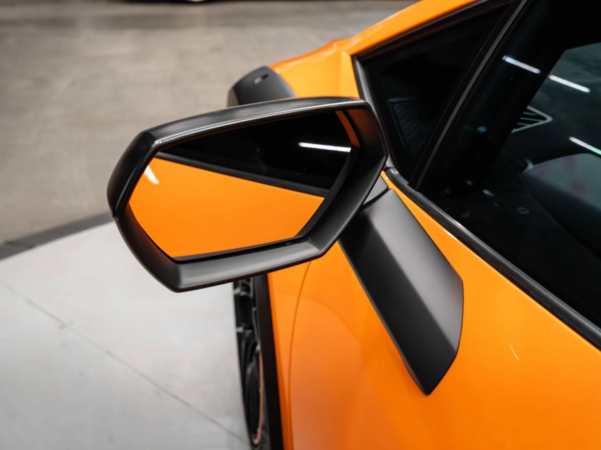 mph022_1535475772_lamborghini_huracan_2023_b25814fa52