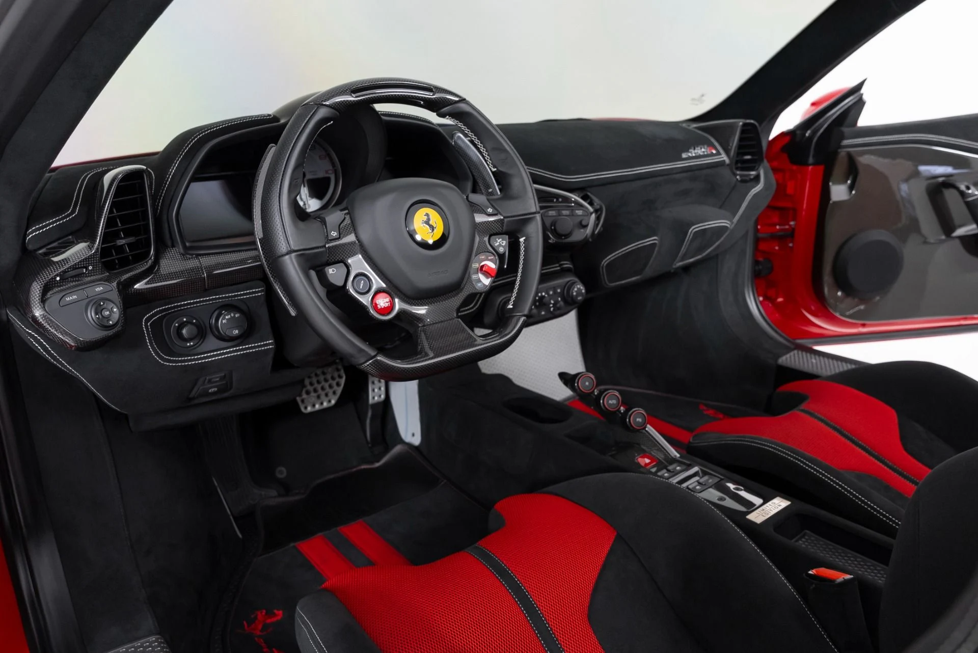 mph022_1548338937_Used_2015_Ferrari_458_Speciale_Aperta_1760122850_8ed4476859