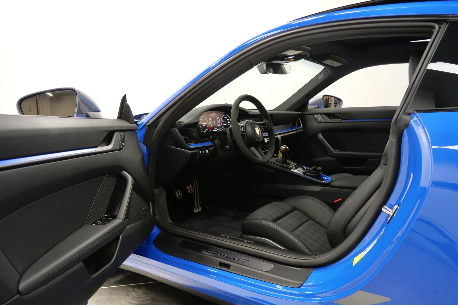 mph022_1554600511_Used_2026_Porsche_911_Carrera_T_As_New_with_12_Miles_6_Speed_Manual_18_Way_Seats_1767115090_2197634f86