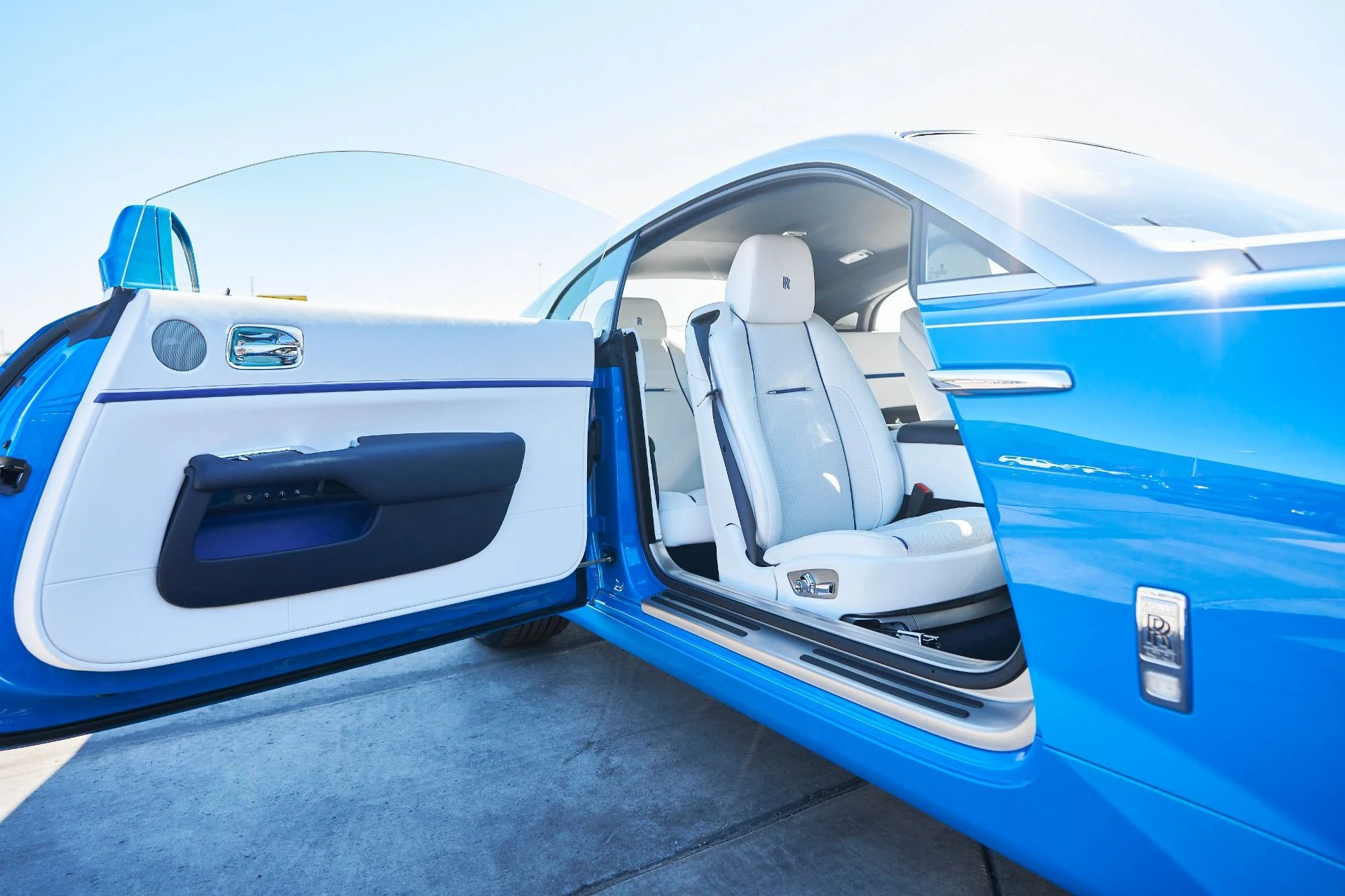 mph022_155811094_Used_2020_Rolls_Royce_Wraith_Base_1762567726_d4baa38d5d