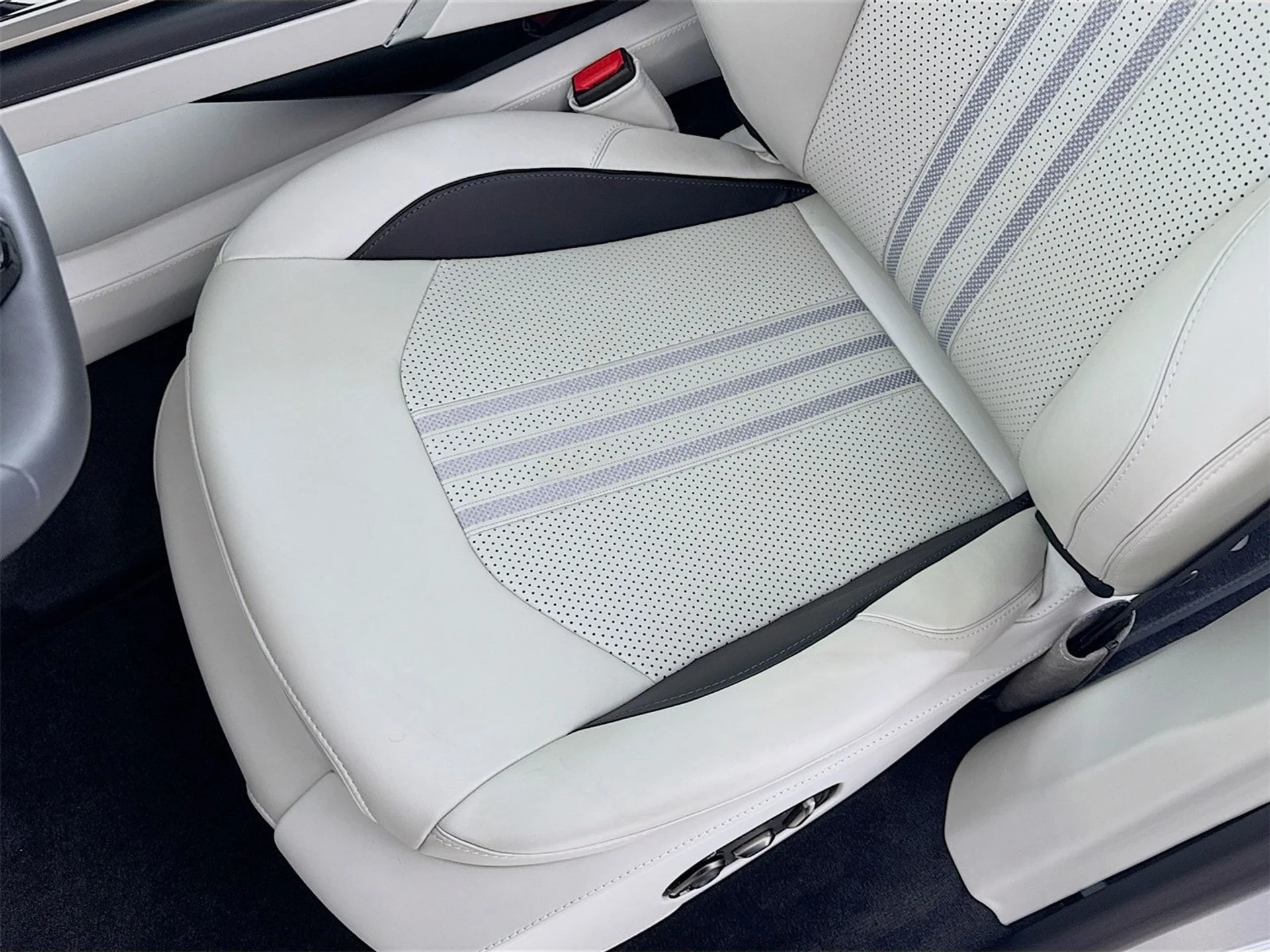 mph022_1563276571_8c7749bc0a1195f1917c3c846f05240dx_eb256bd887