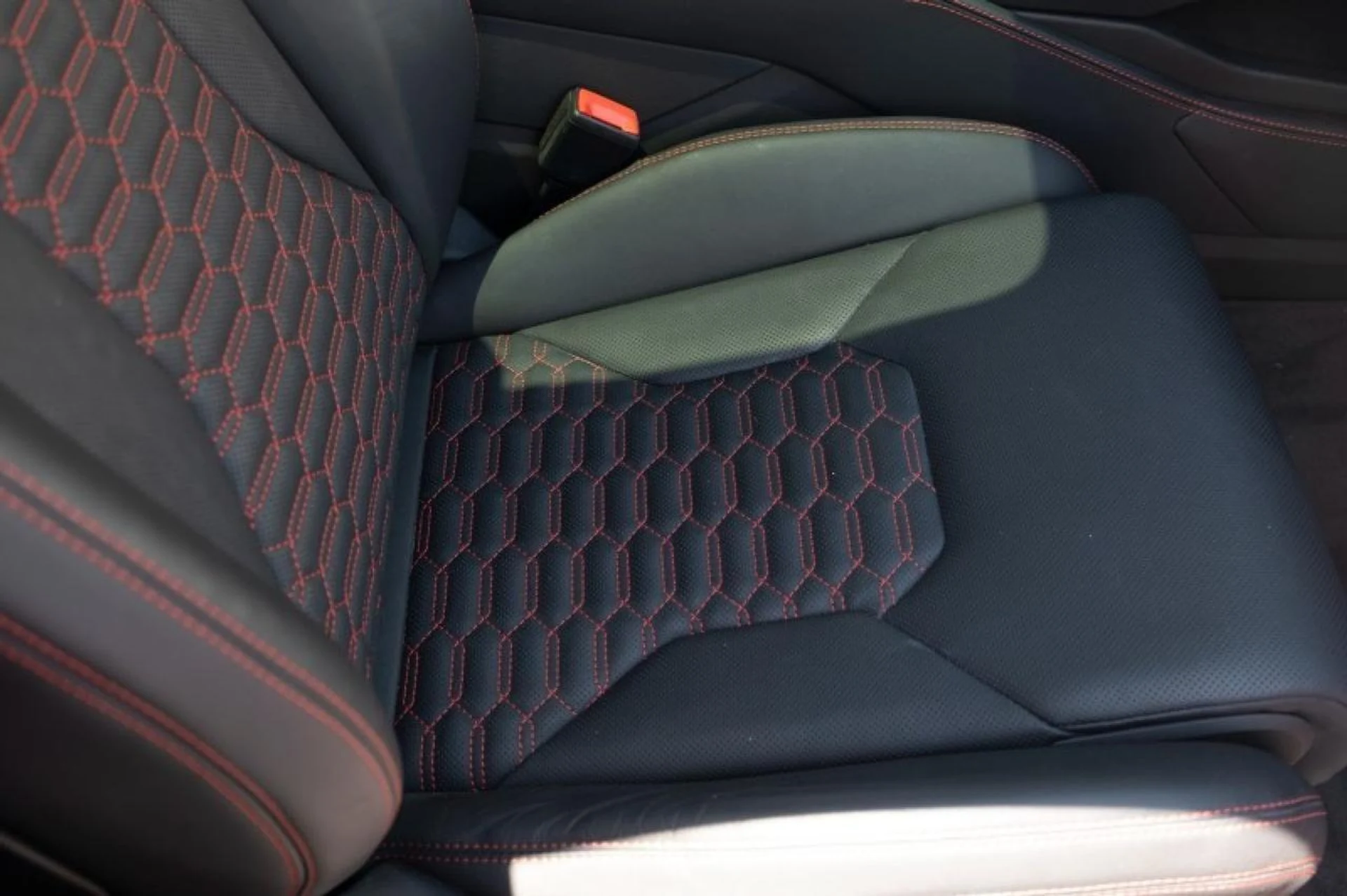 mph022_1566341764_1a5e3350ad641d93edc68c96befec159_a96d670eca