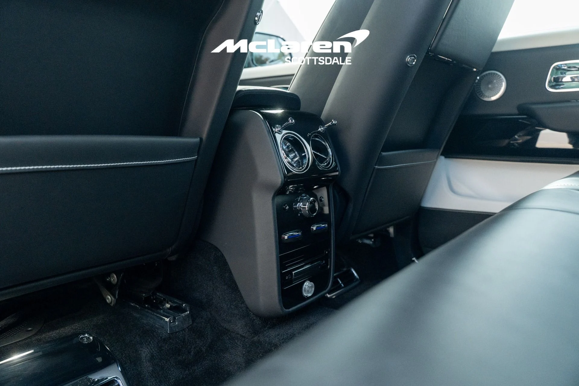mph022_1570530430_Used_2022_Rolls_Royce_CULLINAN_1786996059_470eebd080
