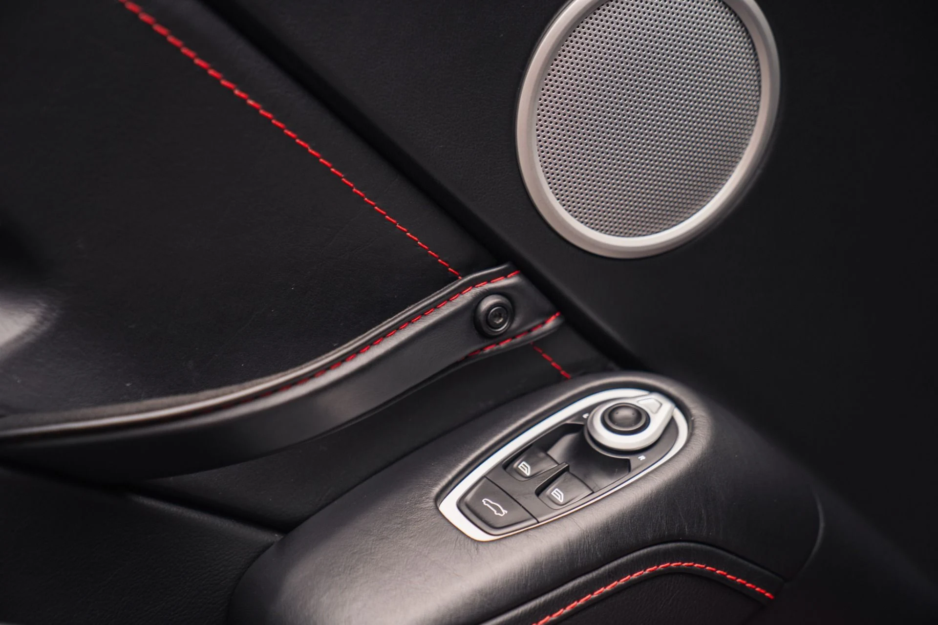 mph022_1575791193_Used_2019_Aston_Martin_Vantage_Painted_Hyper_Red_1790717746_cb1052b6f8