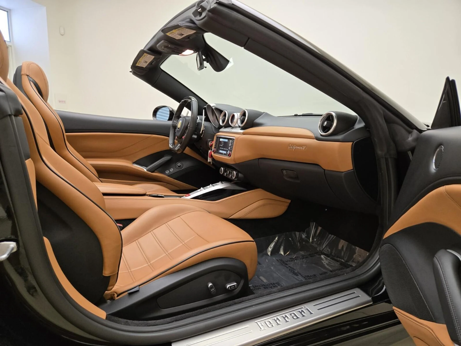 mph022_1577679352_Used_2016_Ferrari_California_T_1762498860_8720c9a413