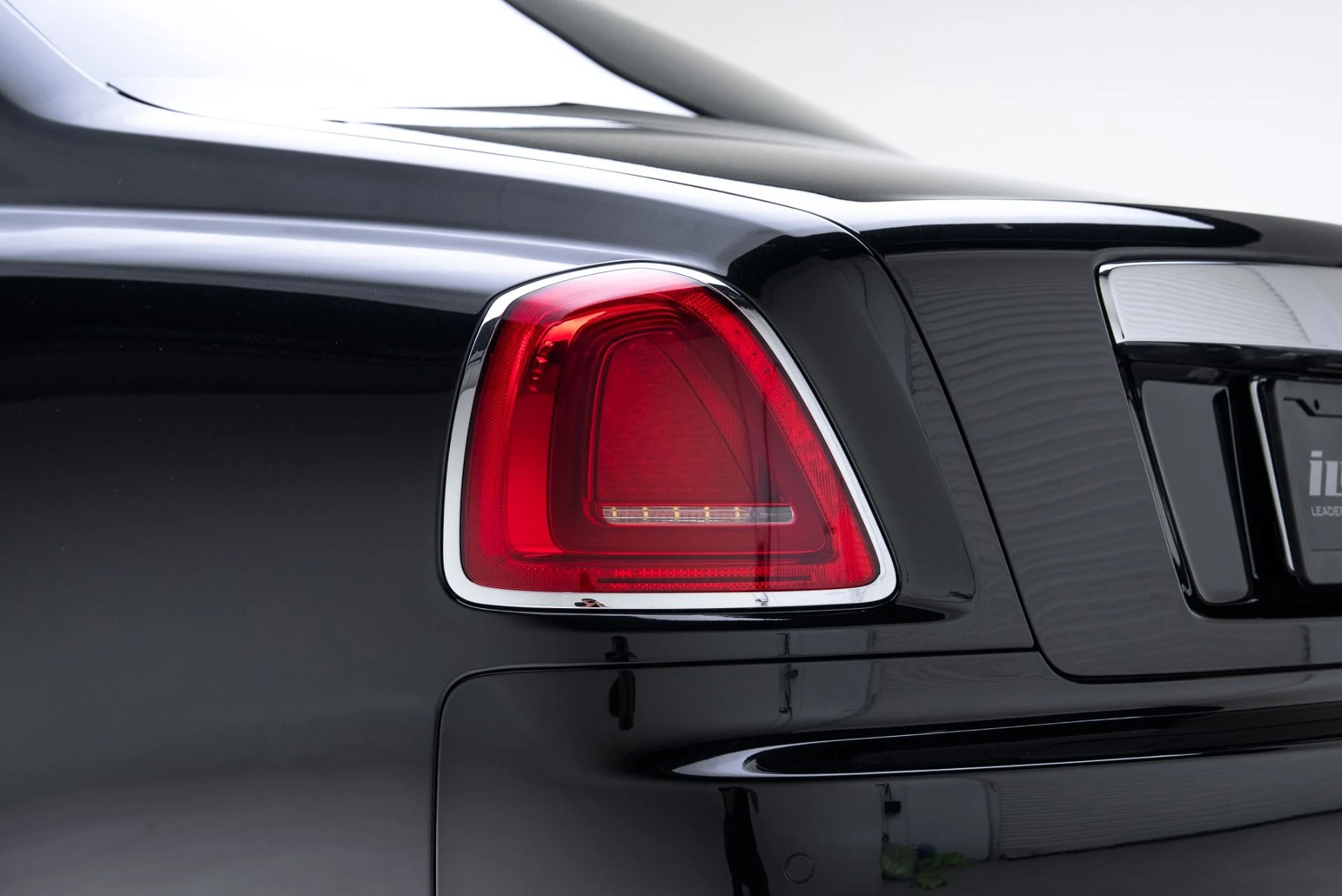 mph022_1581852789_Used_2012_Rolls_Royce_Ghost_1774974824_0664bc78ae