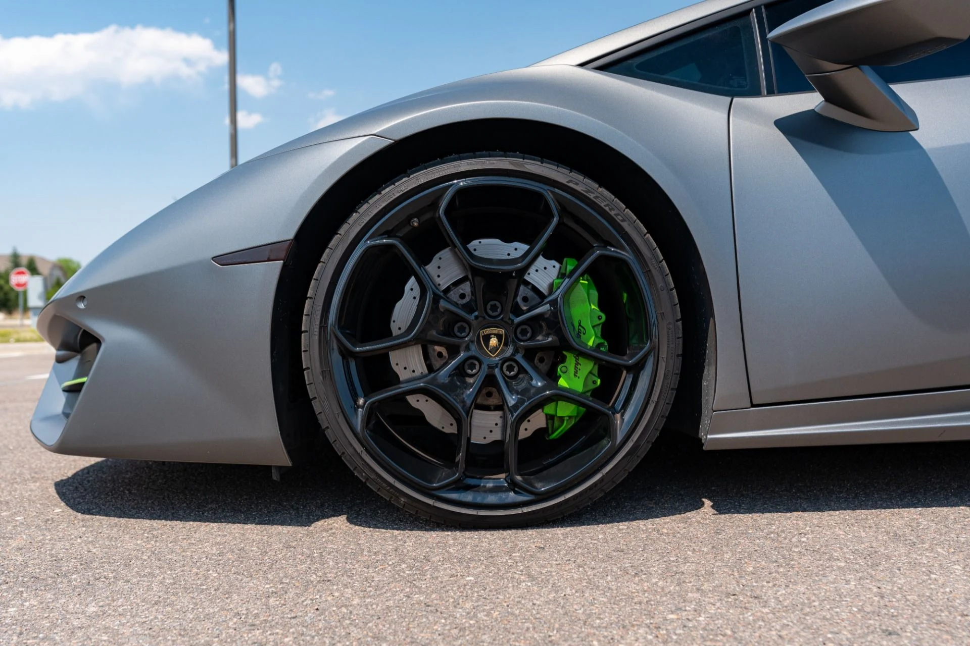 mph022_1585230071_Used_2017_Lamborghini_Huracan_LP_580_2_Spyder_1783359023_82ce6fbd40