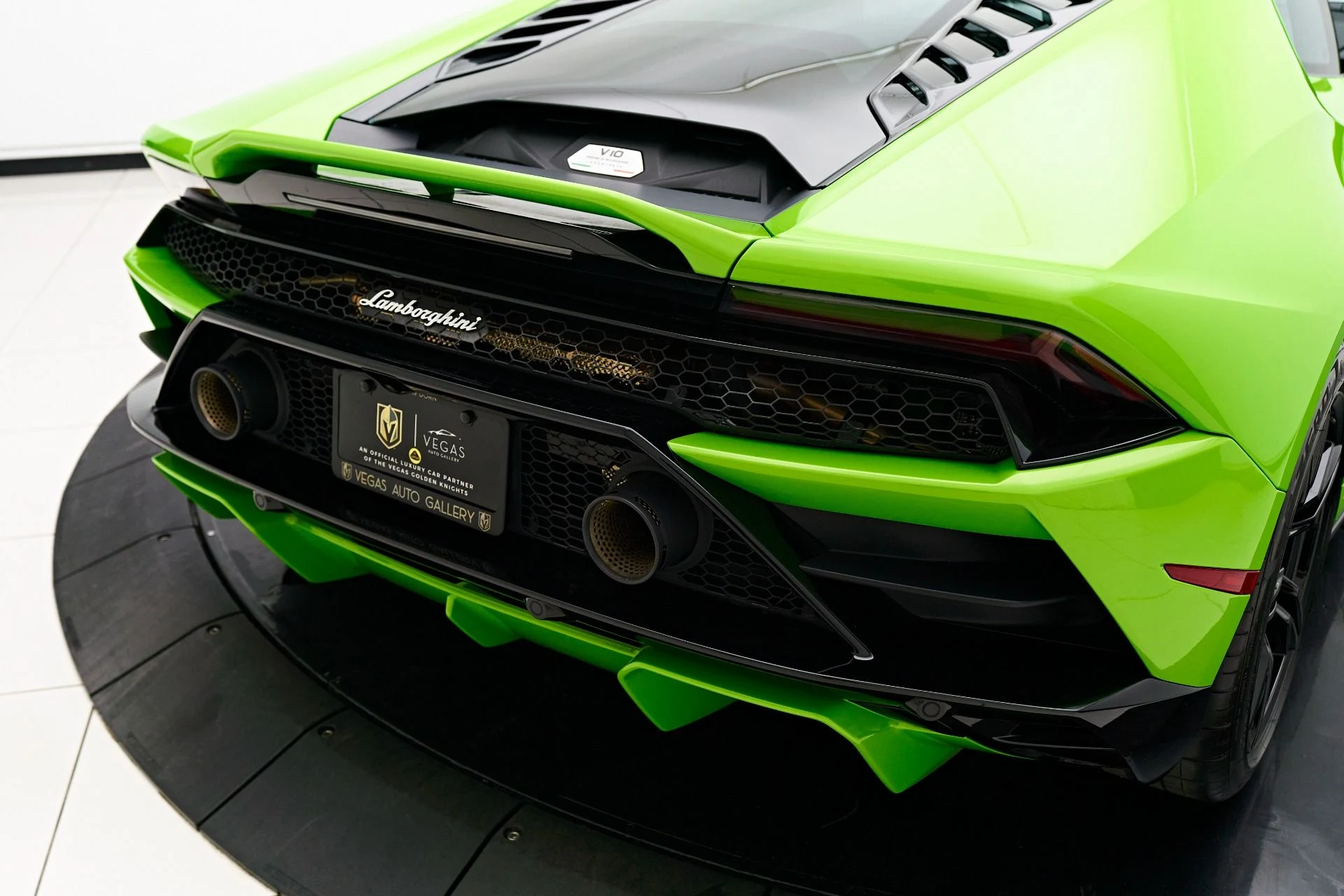 mph022_1594718068_Used_2021_Lamborghini_Huracan_EVO_Base_1709921789_4e81224b7f