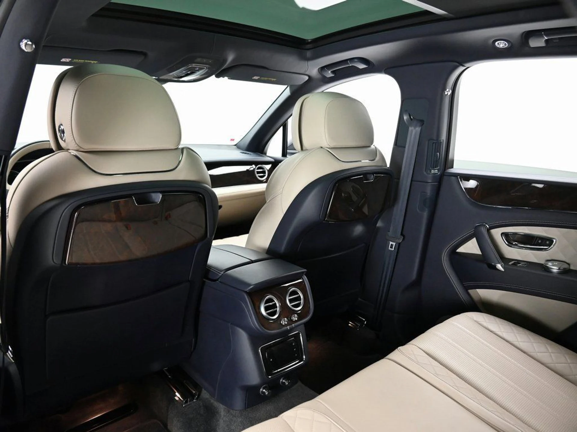 mph022_1596824980_217305e3068d406f89f50086ad51bc62_da2a9b80b9