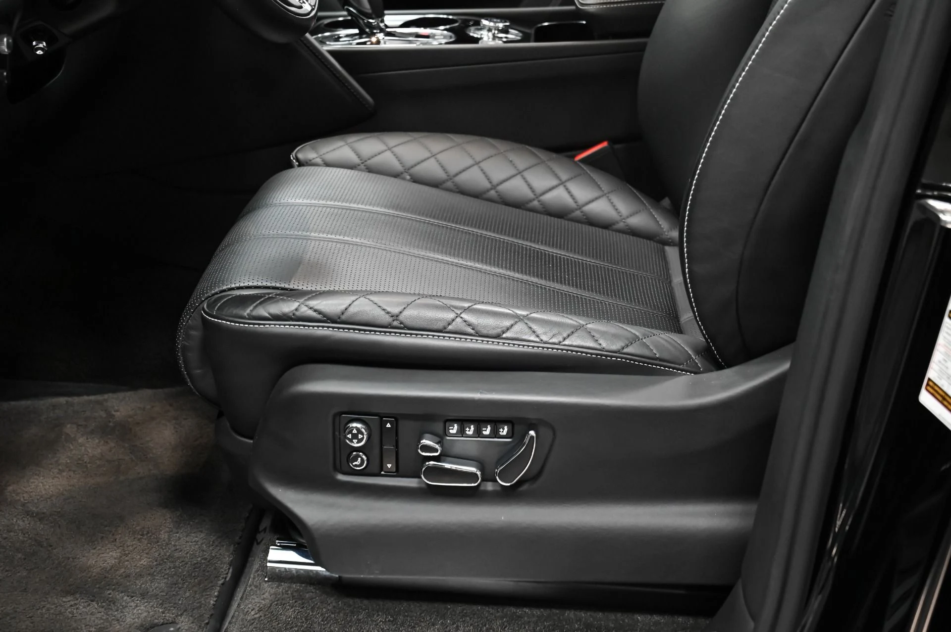 mph022_1597958075_Used_2018_Bentley_Bentayga_W12_1756239179_7e749dd327