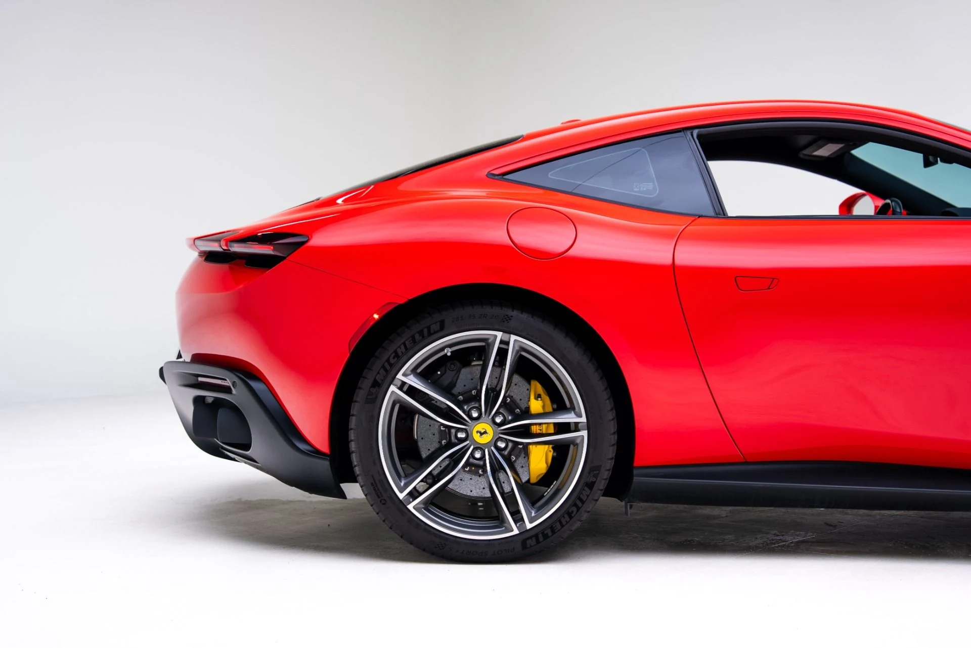 mph022_1603486364_Used_2022_Ferrari_Roma_1769211698_c34383b996