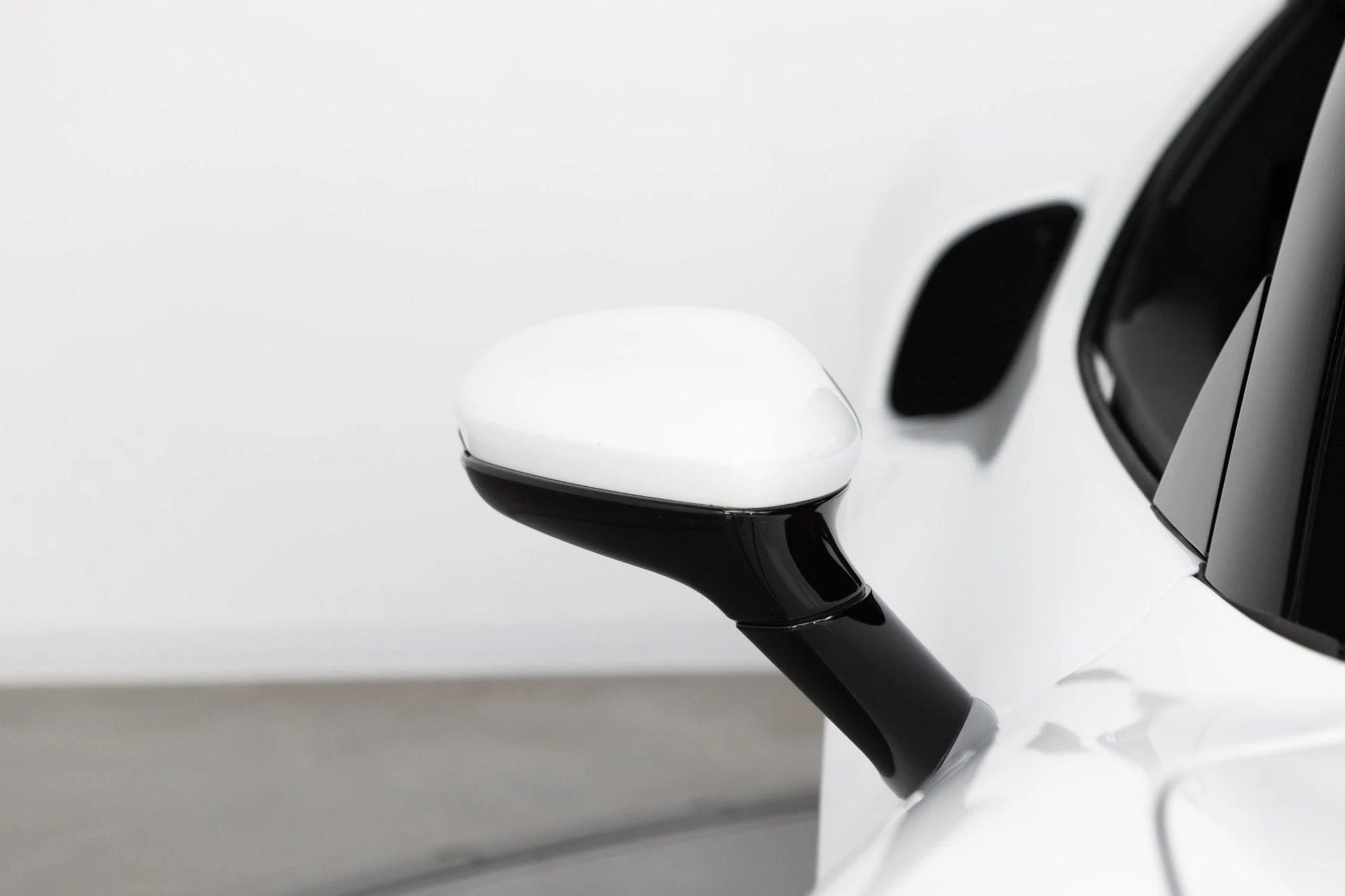 mph022_1607066127_Used_2024_Ferrari_296_GTB_1777368282_18017deff2