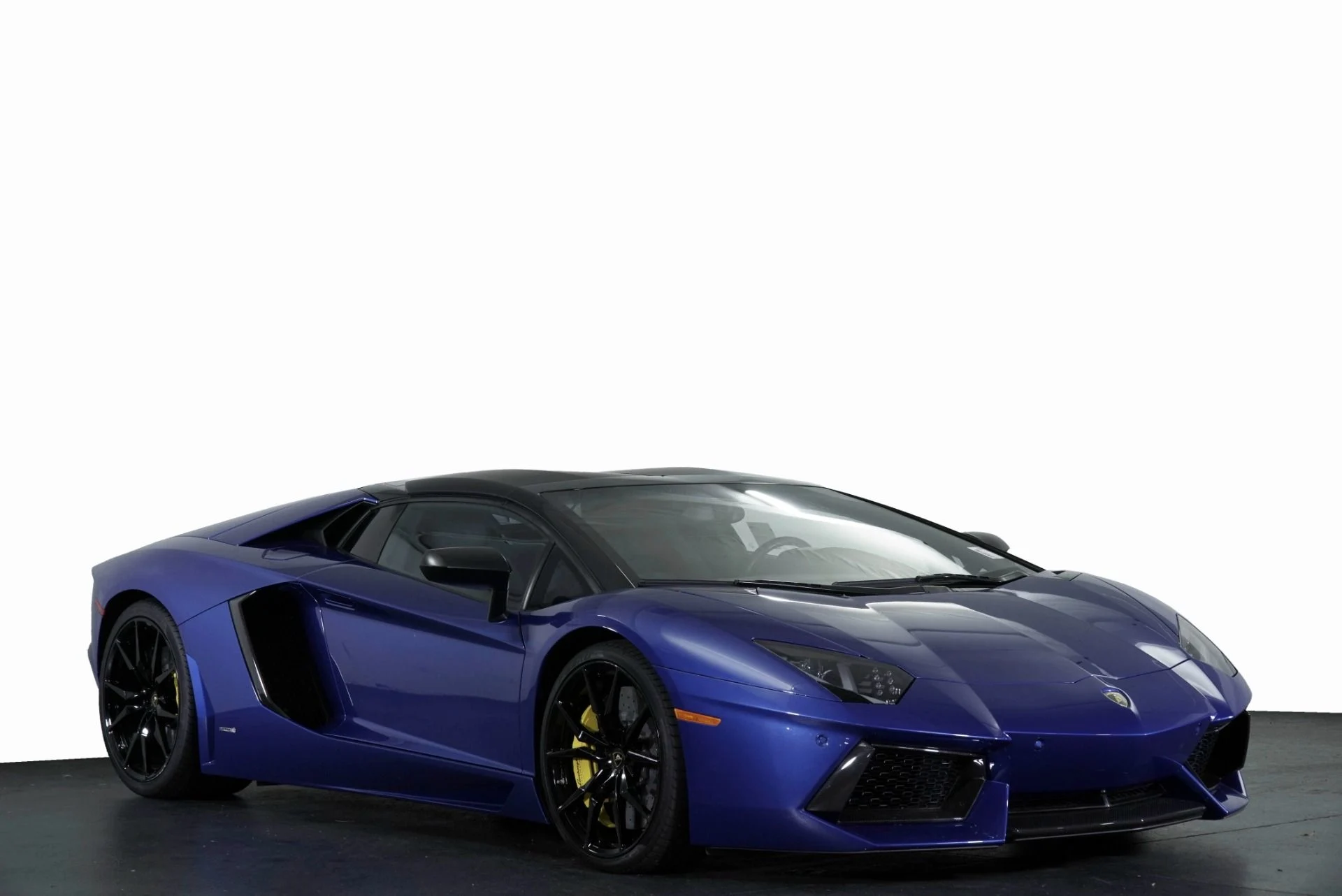 mph022_1608227334_Used_2016_Lamborghini_Aventador_LP_700_4_1767895159_021d6aafee