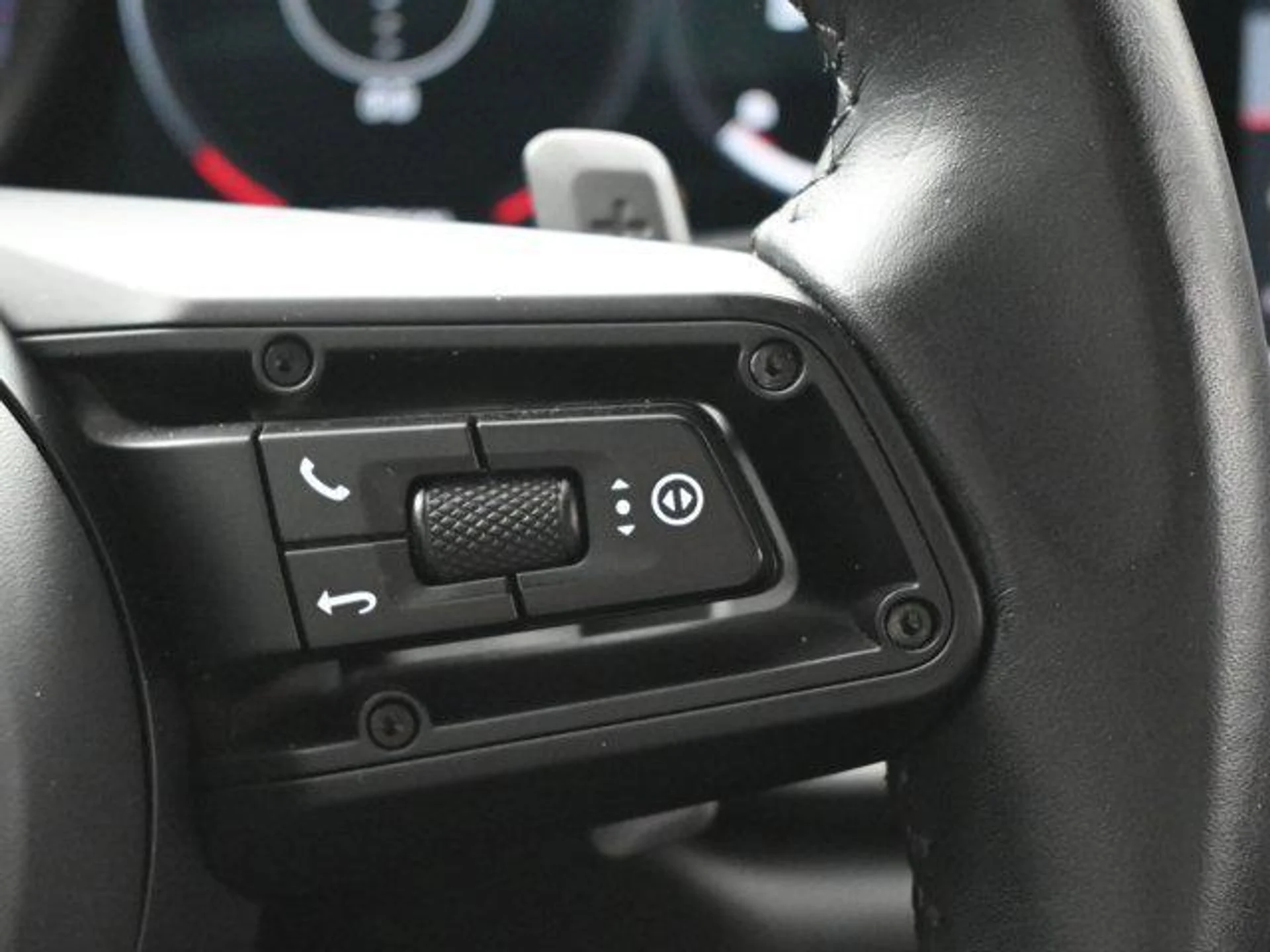 mph022_1616480910_NL_Ducm_S9h81_Ajm_E_Mi_Fuo_Y8n2x3o_4c06bf42fa